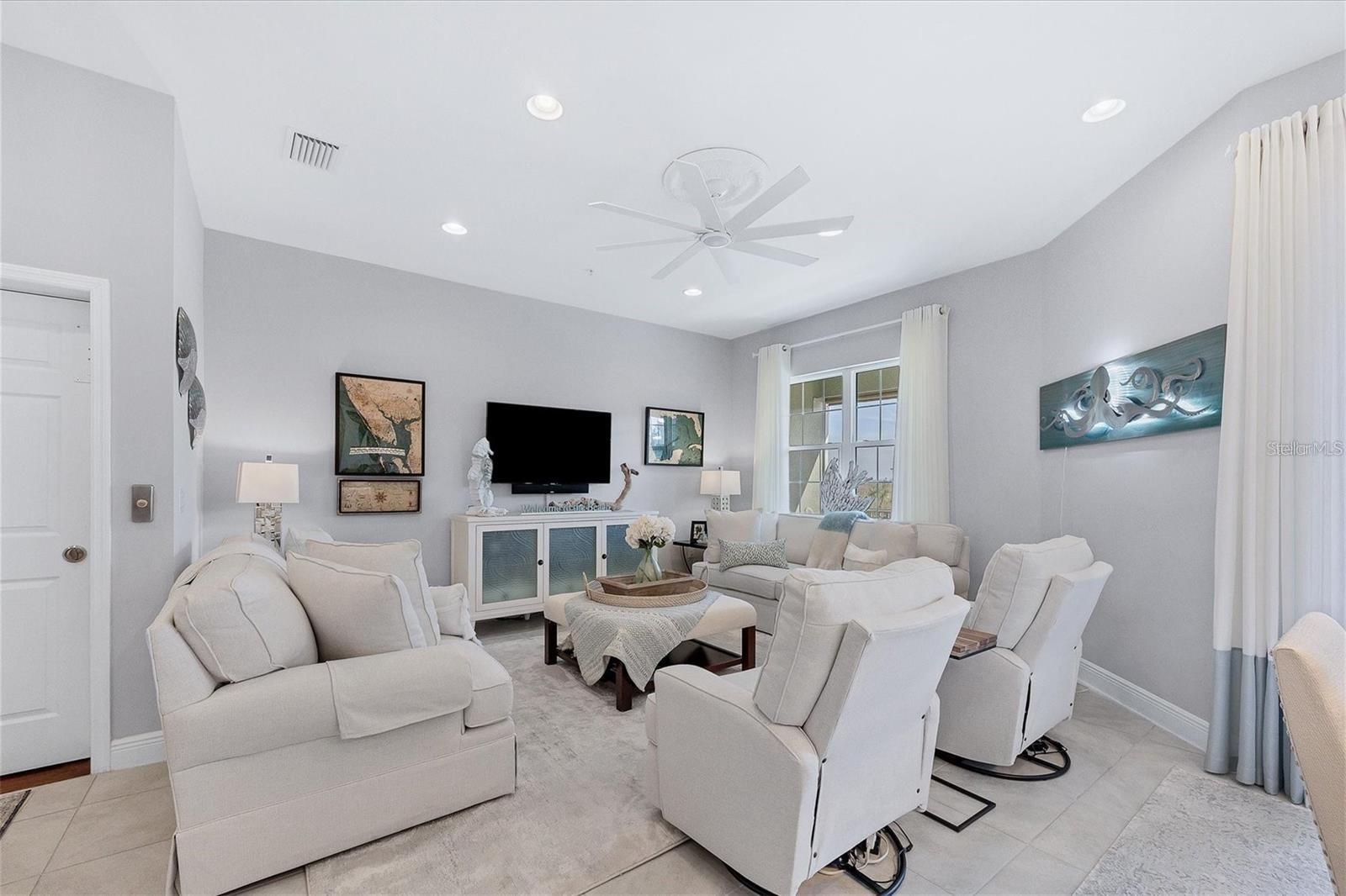 Image 13 of 77 For 10301 Coral Landings Court 104