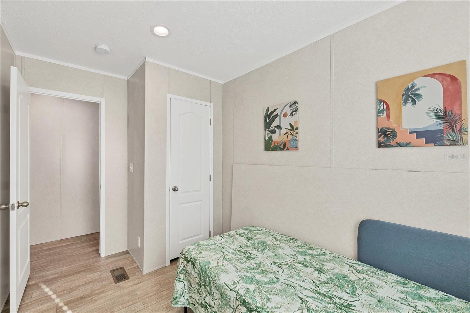 Image 28 of 36 For 3230 Smith Street