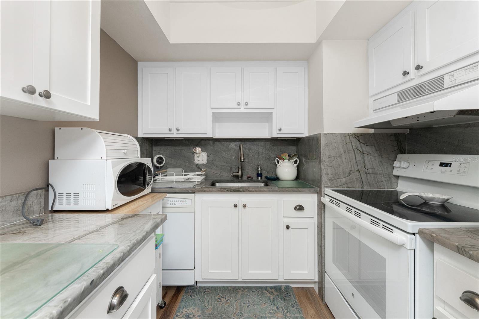 Image 22 of 50 For 96 Boundary Boulevard 129