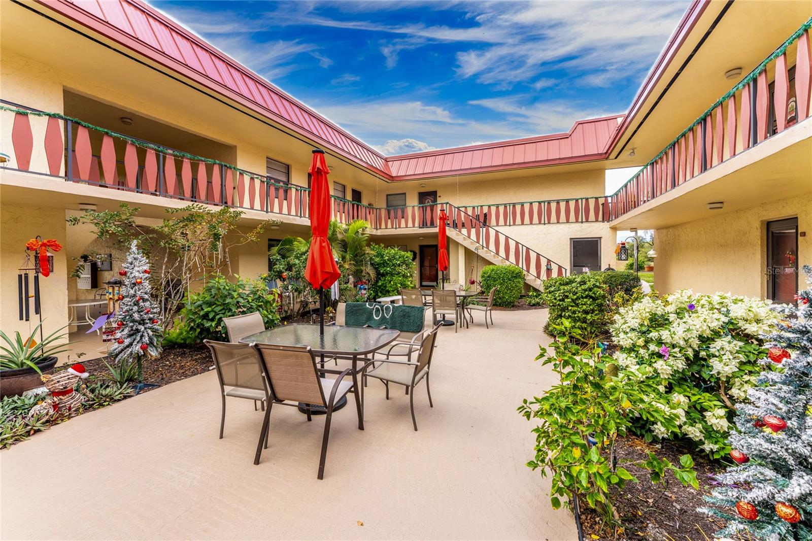 Image 37 of 50 For 96 Boundary Boulevard 129