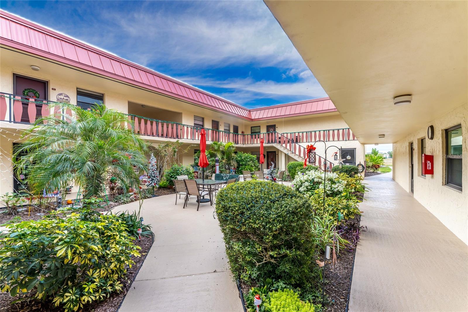 Image 4 of 50 For 96 Boundary Boulevard 129