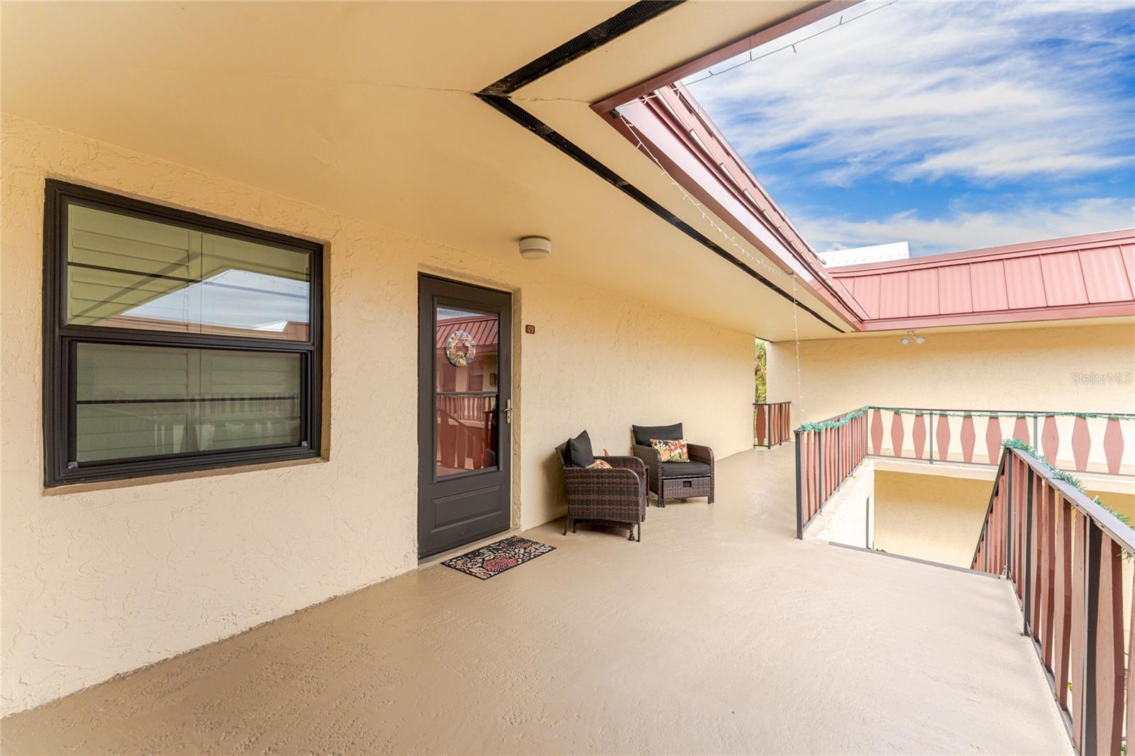 Image 5 of 50 For 96 Boundary Boulevard 129