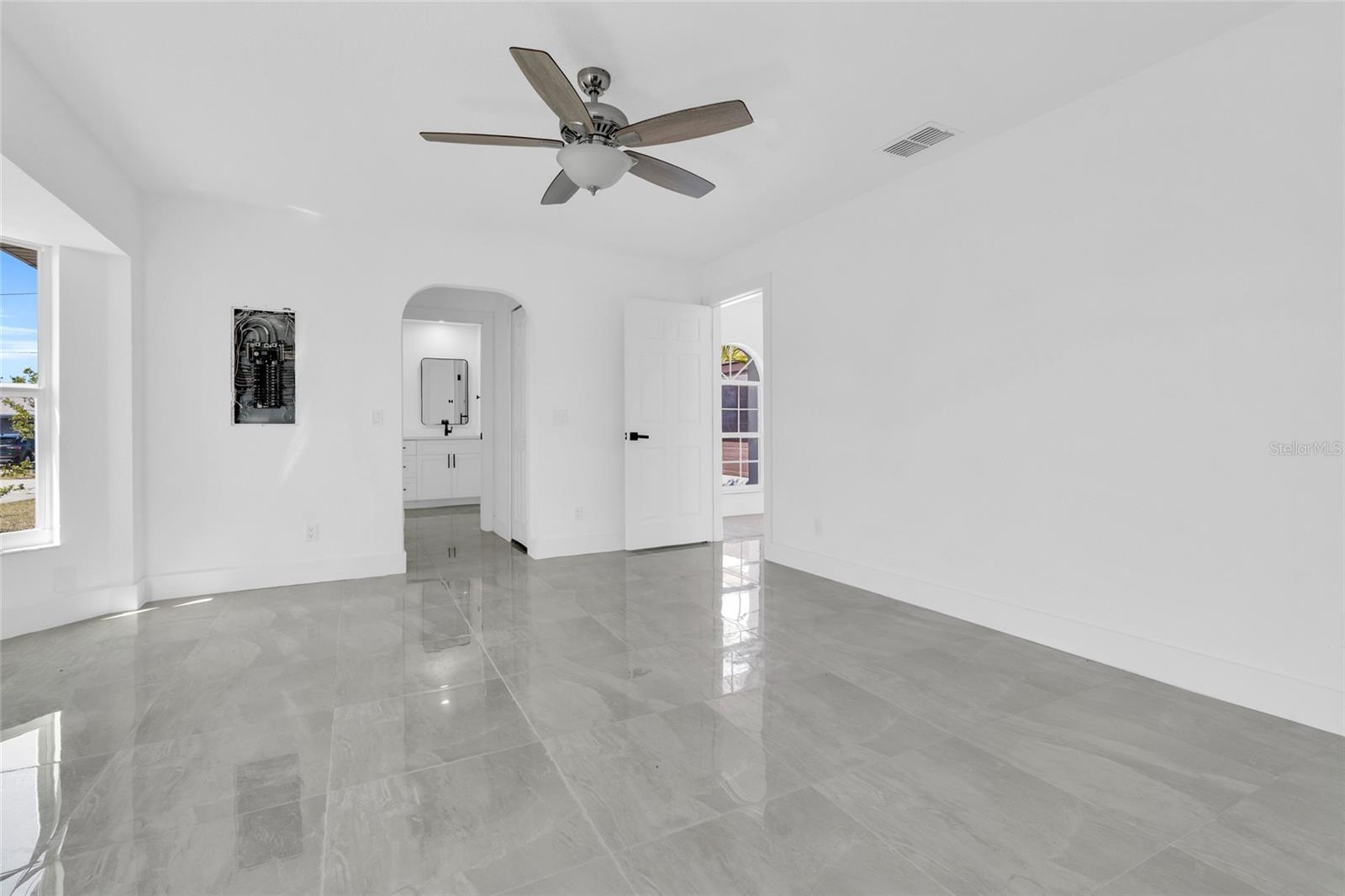 Image 18 of 26 For 415 Cortez Drive