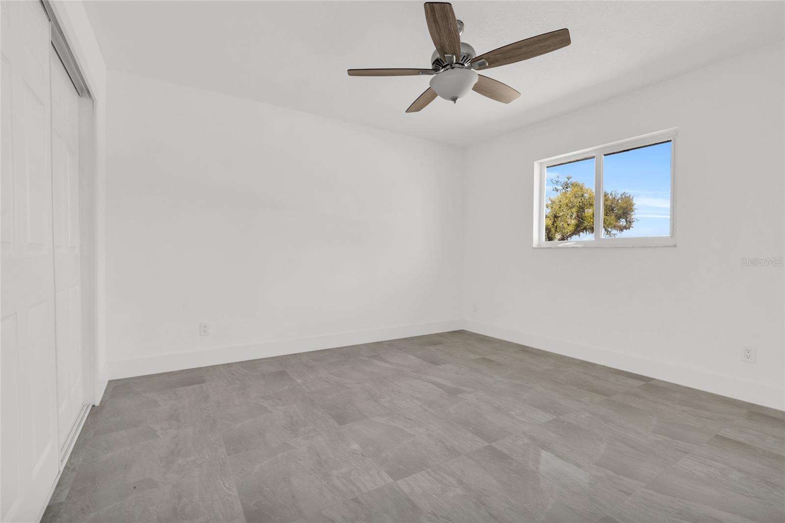 Image 19 of 26 For 415 Cortez Drive