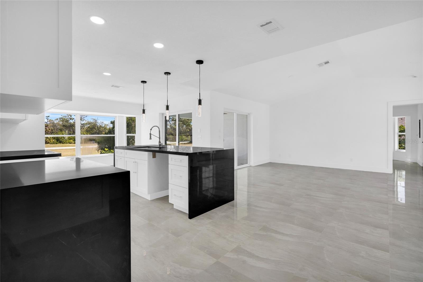 Image 7 of 26 For 415 Cortez Drive