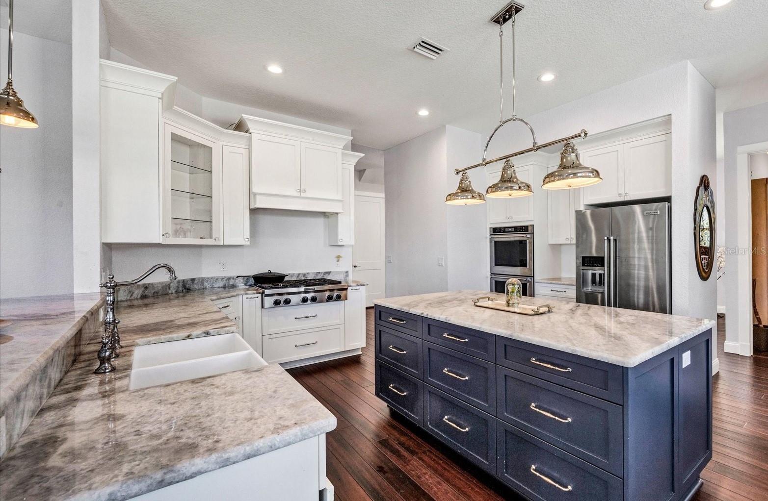 Image 14 of 52 For 10050 Creekside Drive