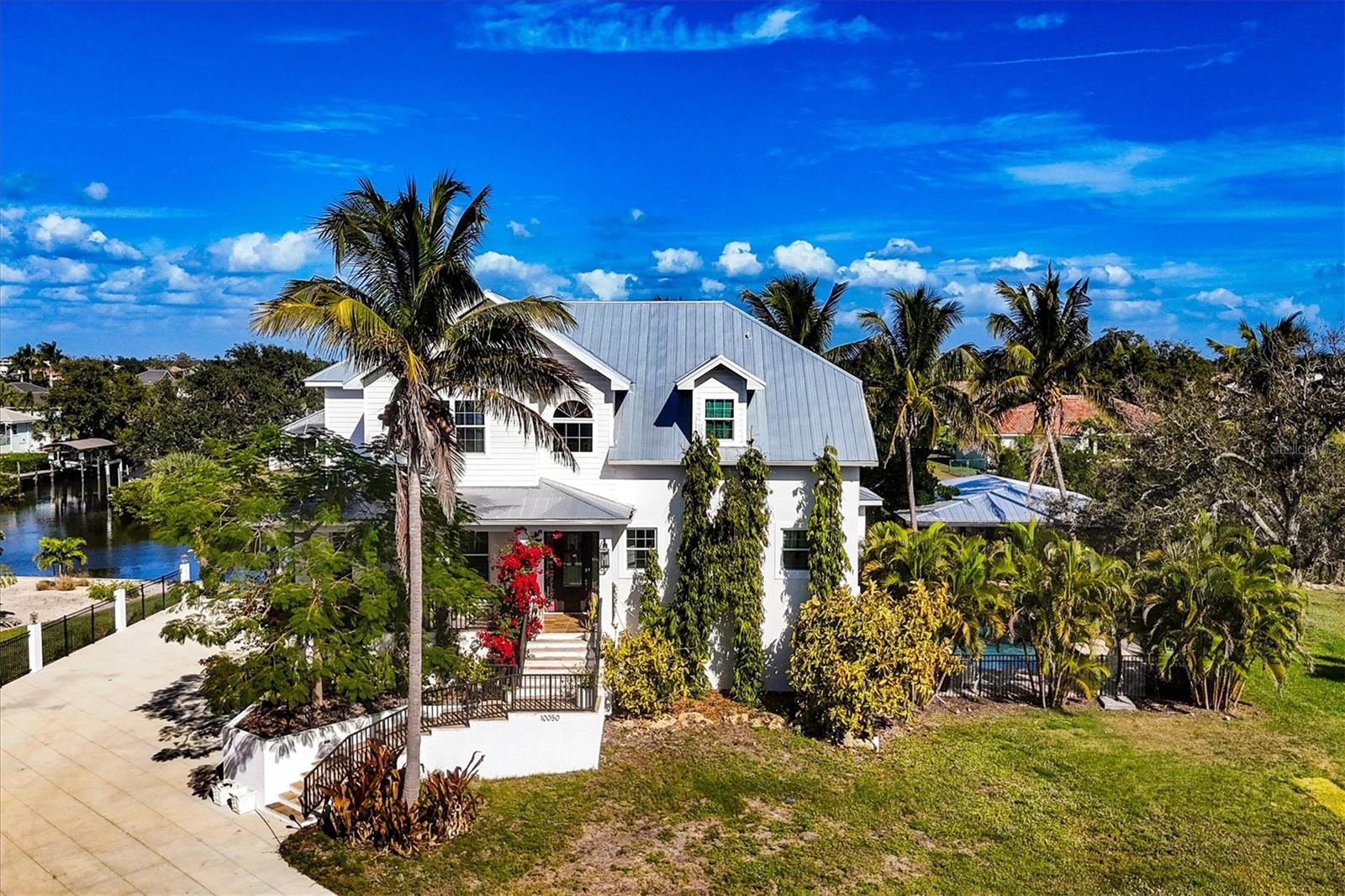 Image 2 of 52 For 10050 Creekside Drive