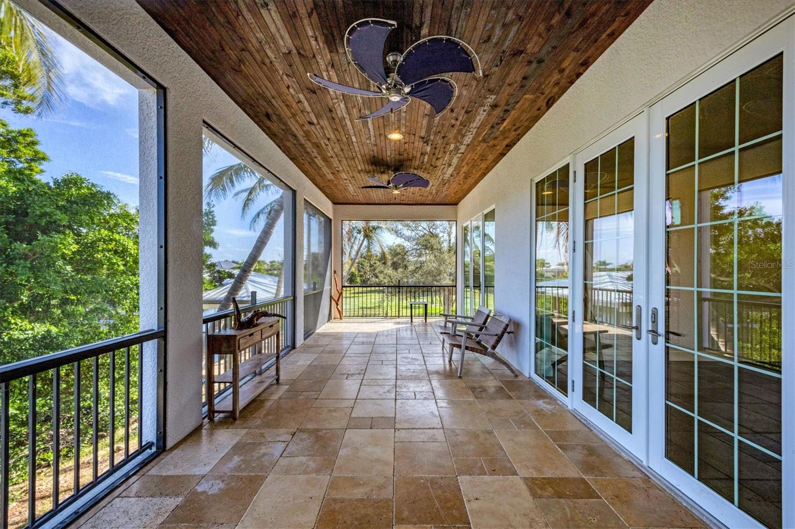 Image 20 of 52 For 10050 Creekside Drive