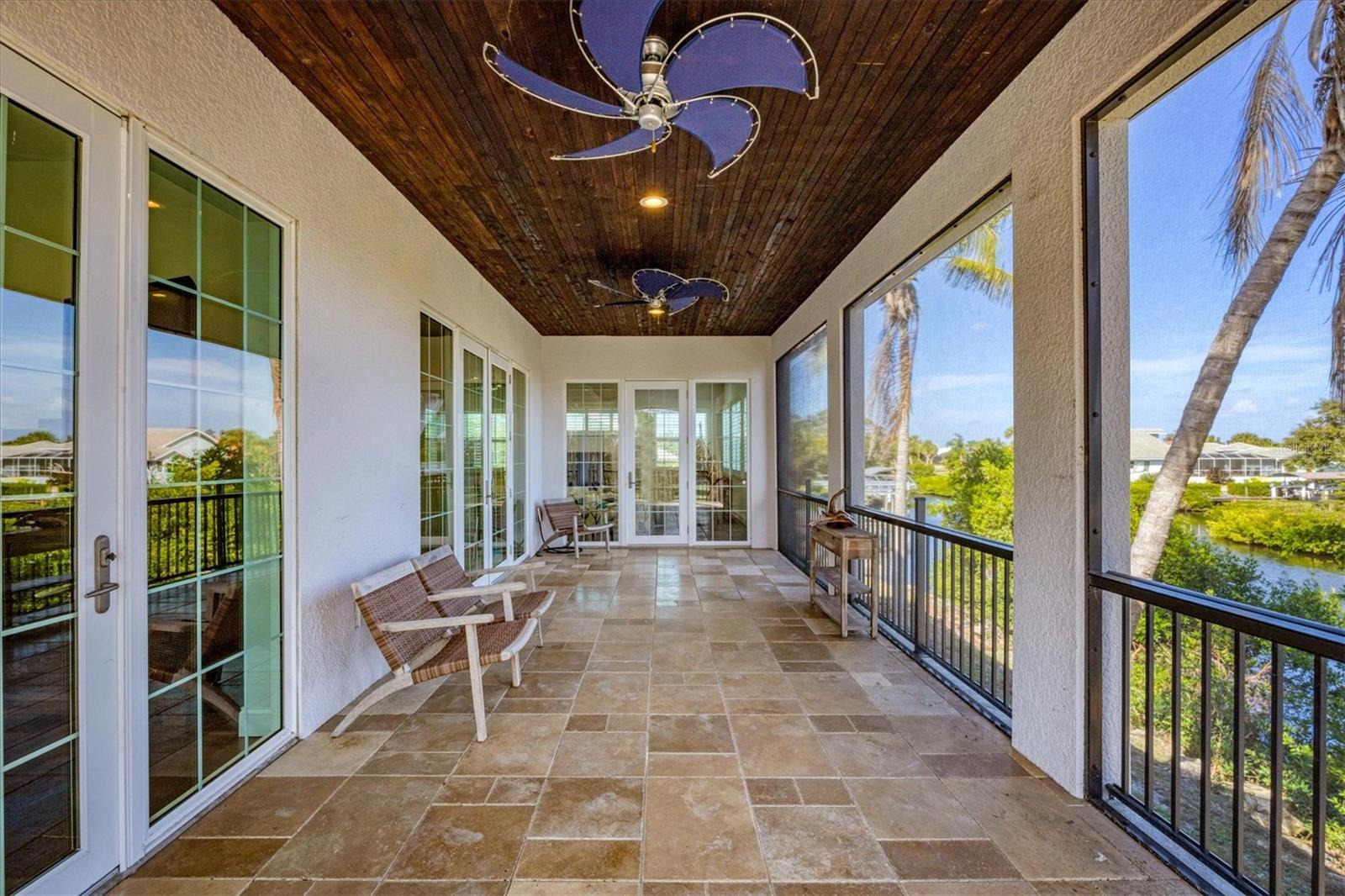 Image 21 of 52 For 10050 Creekside Drive