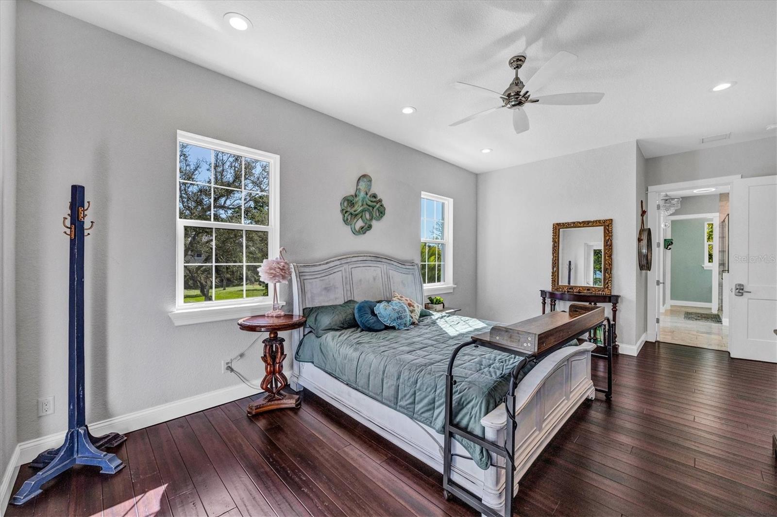 Image 24 of 52 For 10050 Creekside Drive