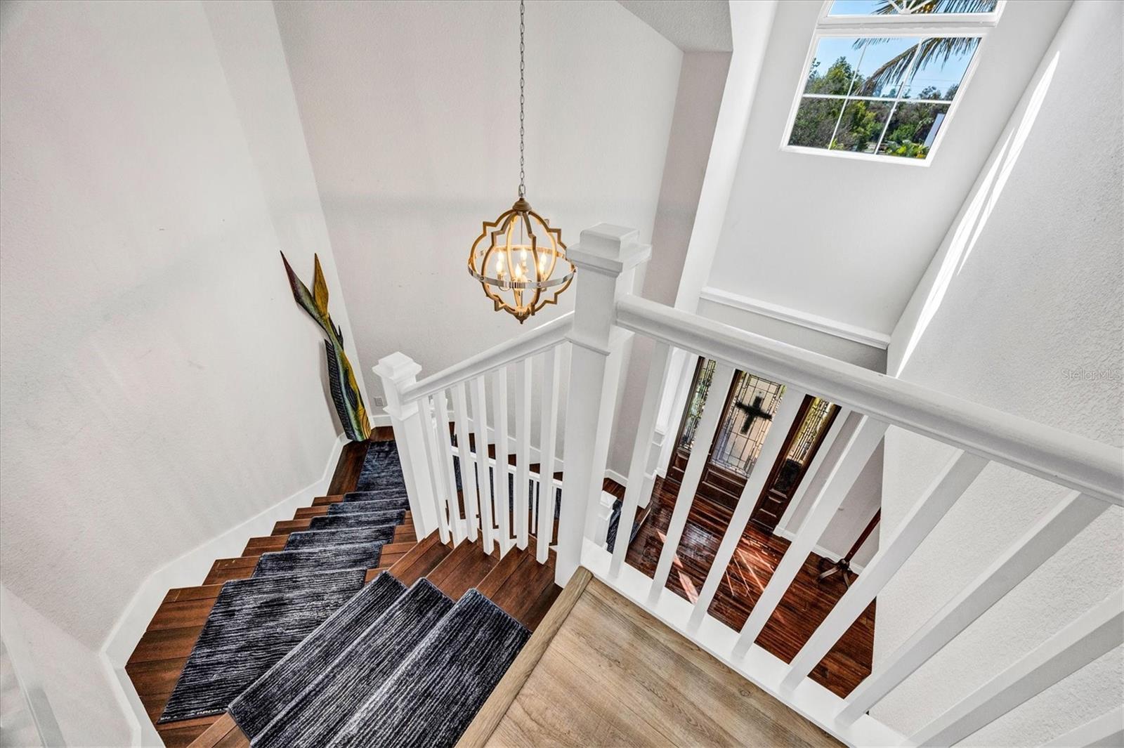 Image 28 of 52 For 10050 Creekside Drive