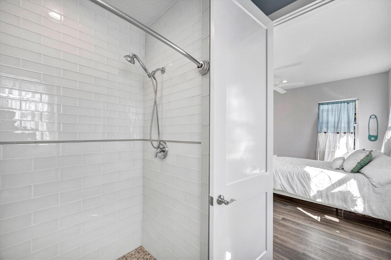 Image 31 of 52 For 10050 Creekside Drive