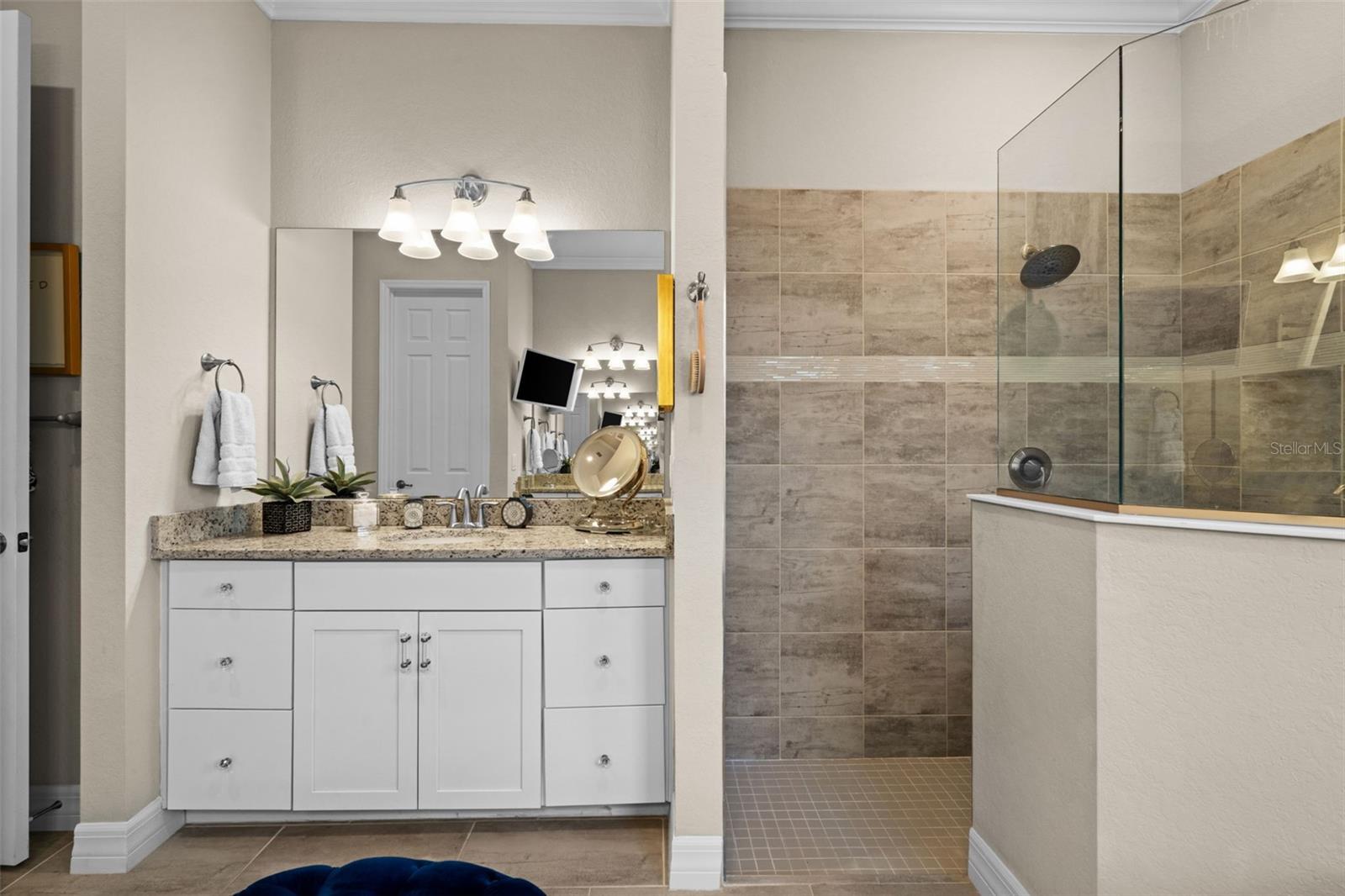 Image 23 of 43 For 15400 Spanish Point Drive