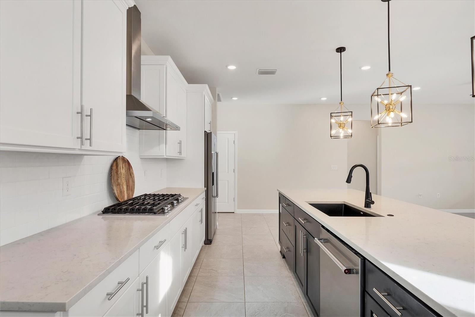 Image 11 of 46 For 26000 Seastone Drive