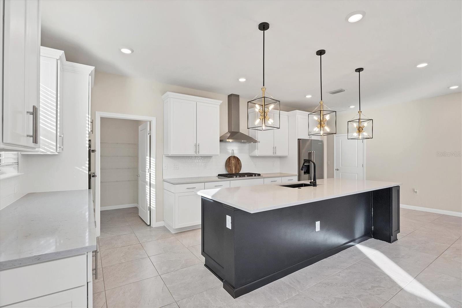 Image 12 of 46 For 26000 Seastone Drive