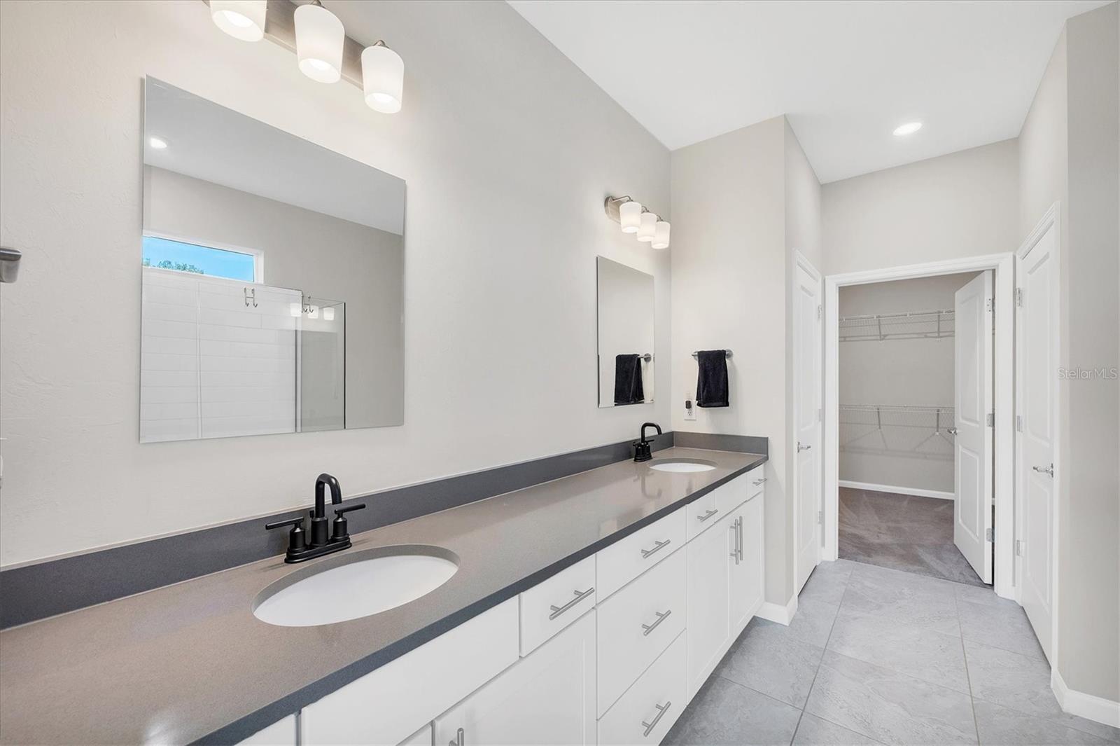 Image 19 of 46 For 26000 Seastone Drive