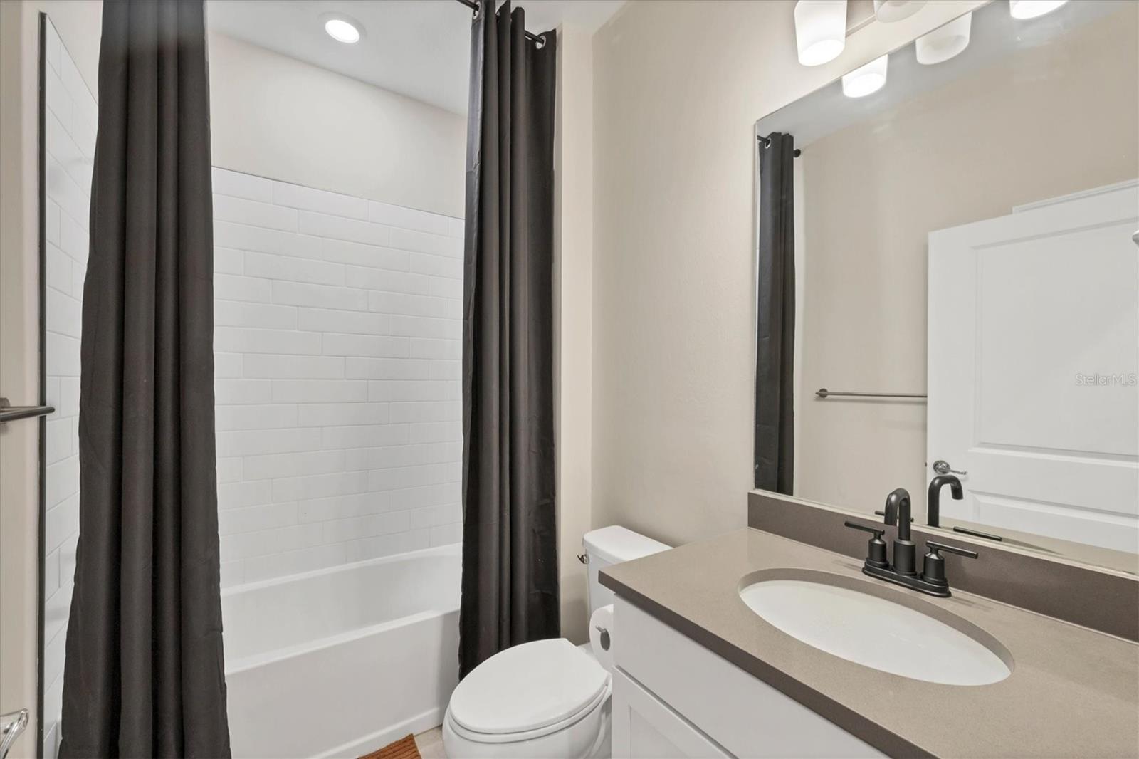 Image 21 of 46 For 26000 Seastone Drive