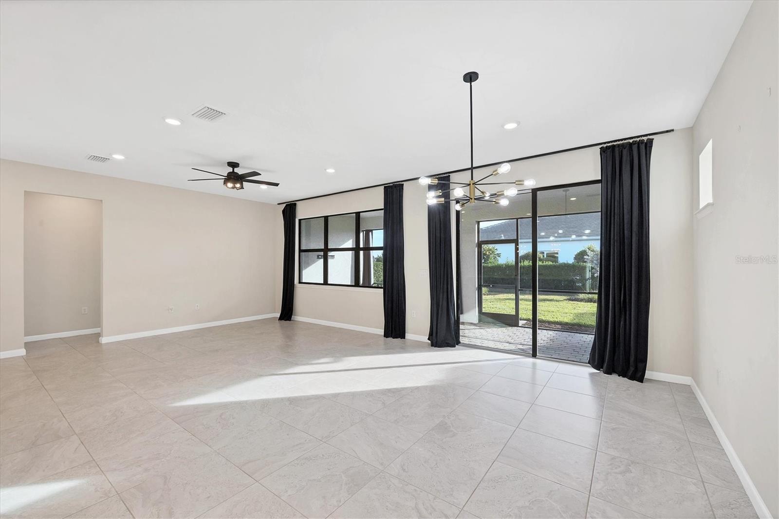 Image 5 of 46 For 26000 Seastone Drive