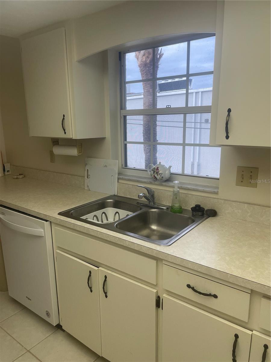 Image 12 of 20 For 1531 Placida Road 201