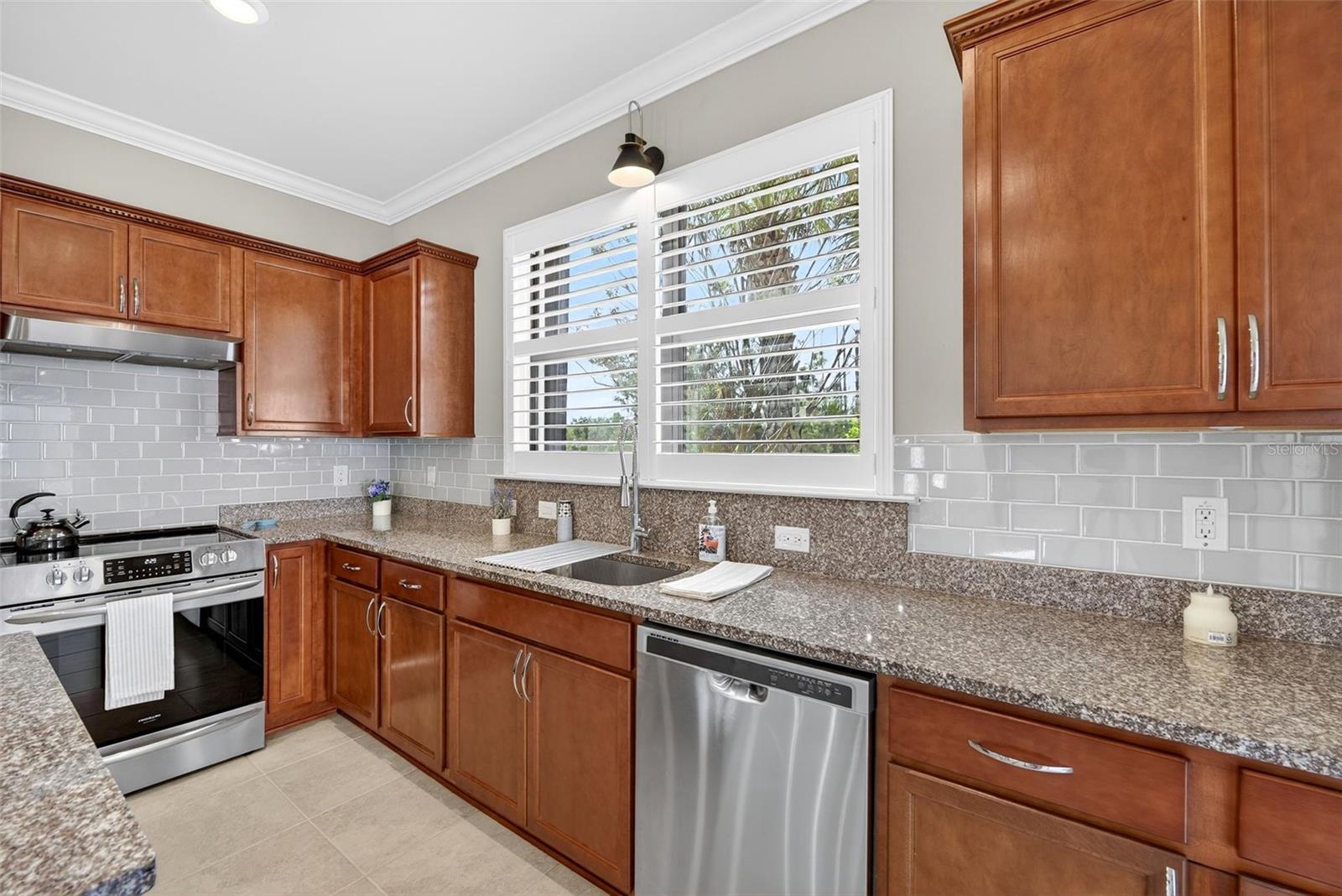 Image 14 of 63 For 2525 Daisy Drive