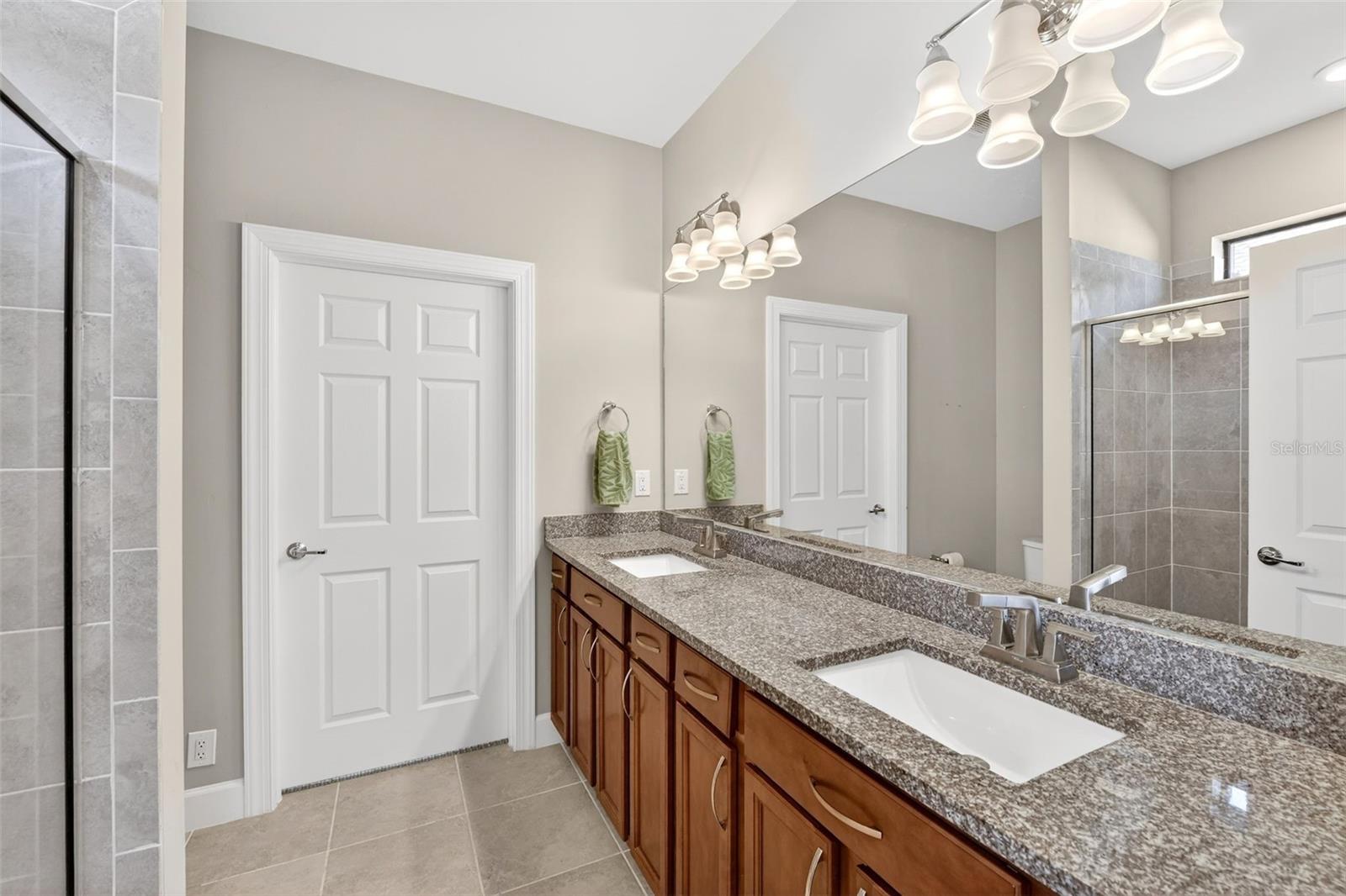 Image 18 of 63 For 2525 Daisy Drive