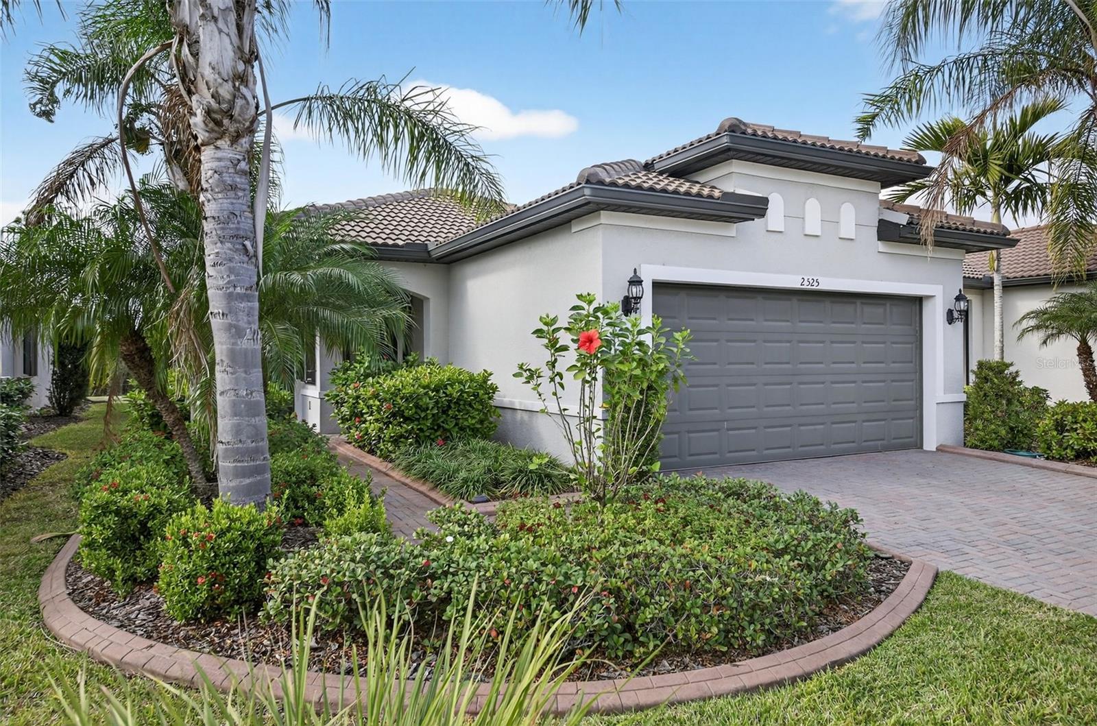 Image 4 of 63 For 2525 Daisy Drive