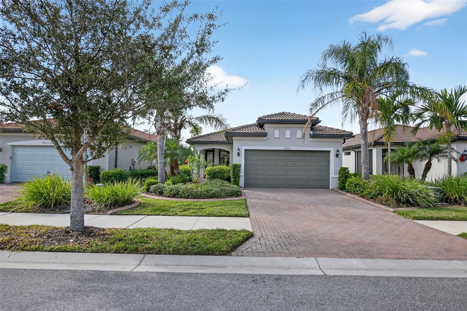 Image 5 of 63 For 2525 Daisy Drive