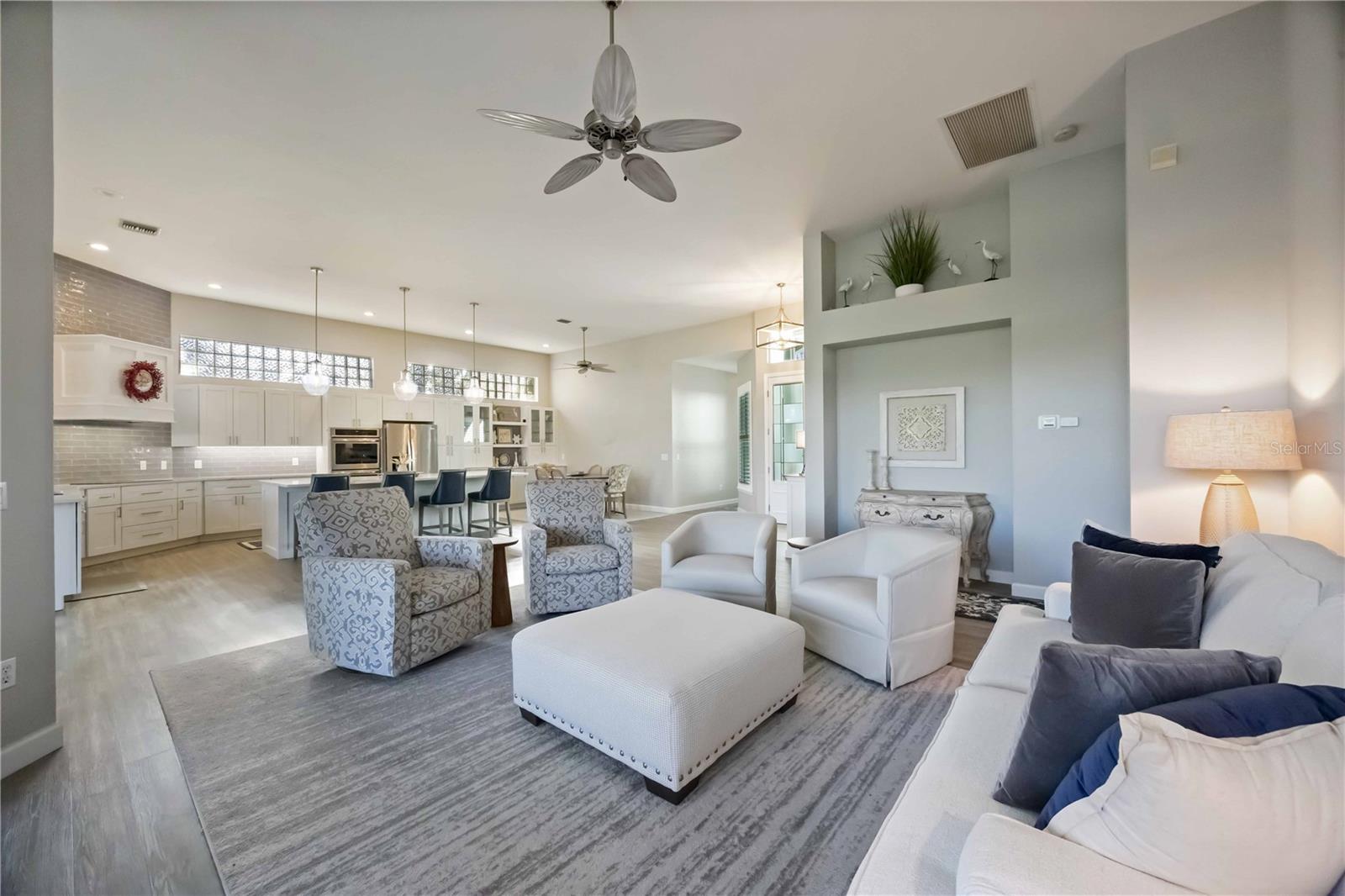 Listing photo id 9 for 534 Cheval Drive