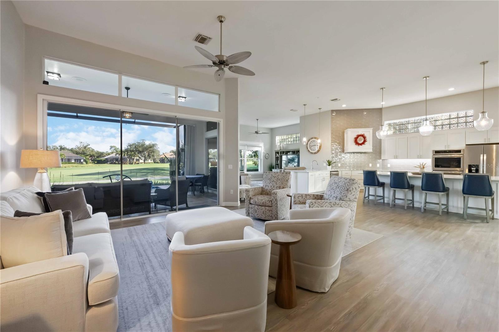 Listing photo id 10 for 534 Cheval Drive