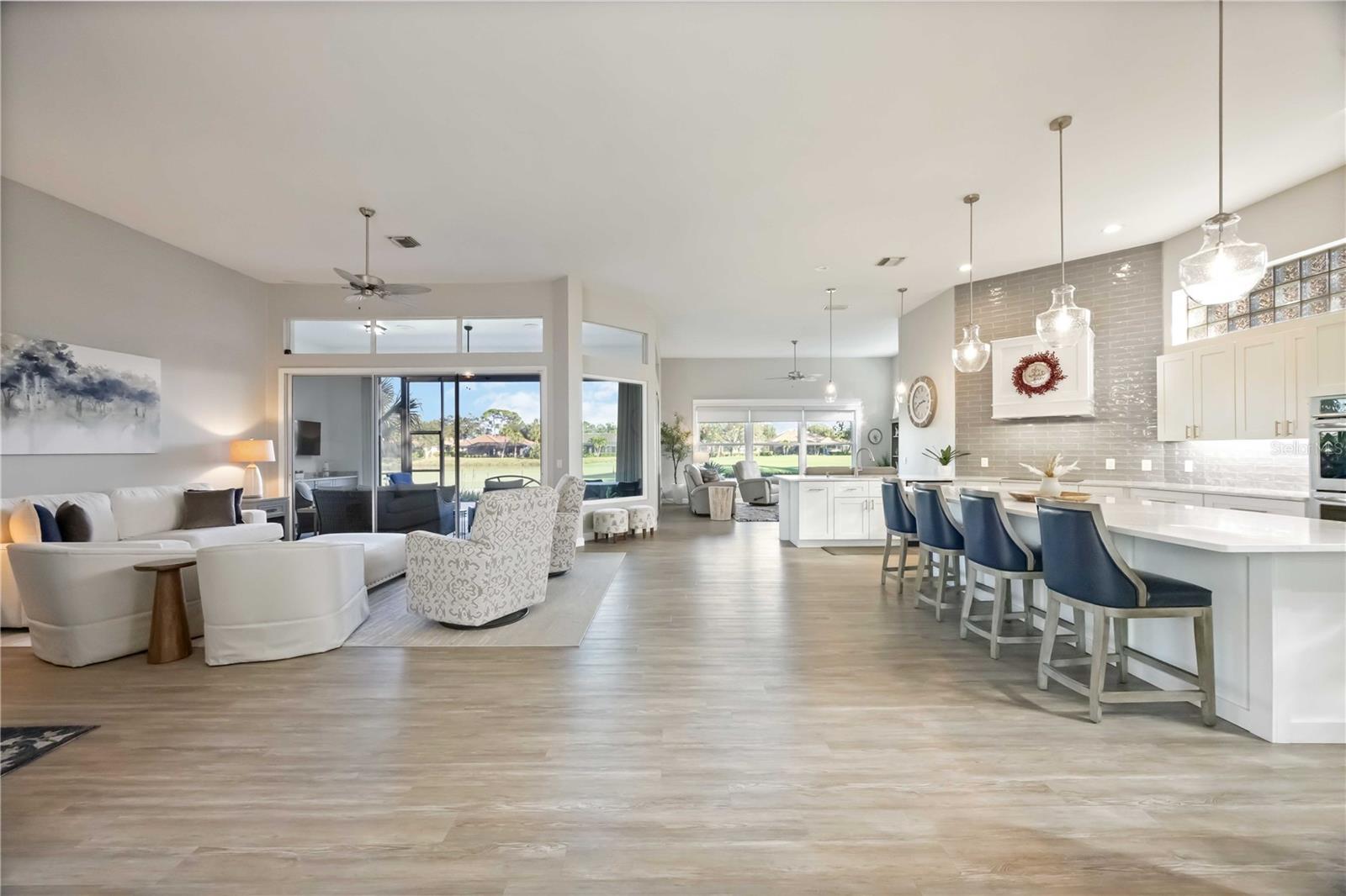 Listing photo id 13 for 534 Cheval Drive