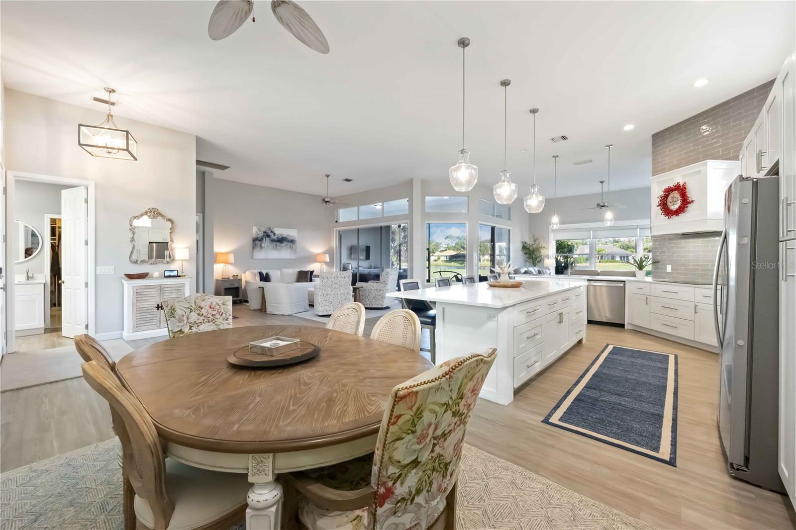 Listing photo id 16 for 534 Cheval Drive