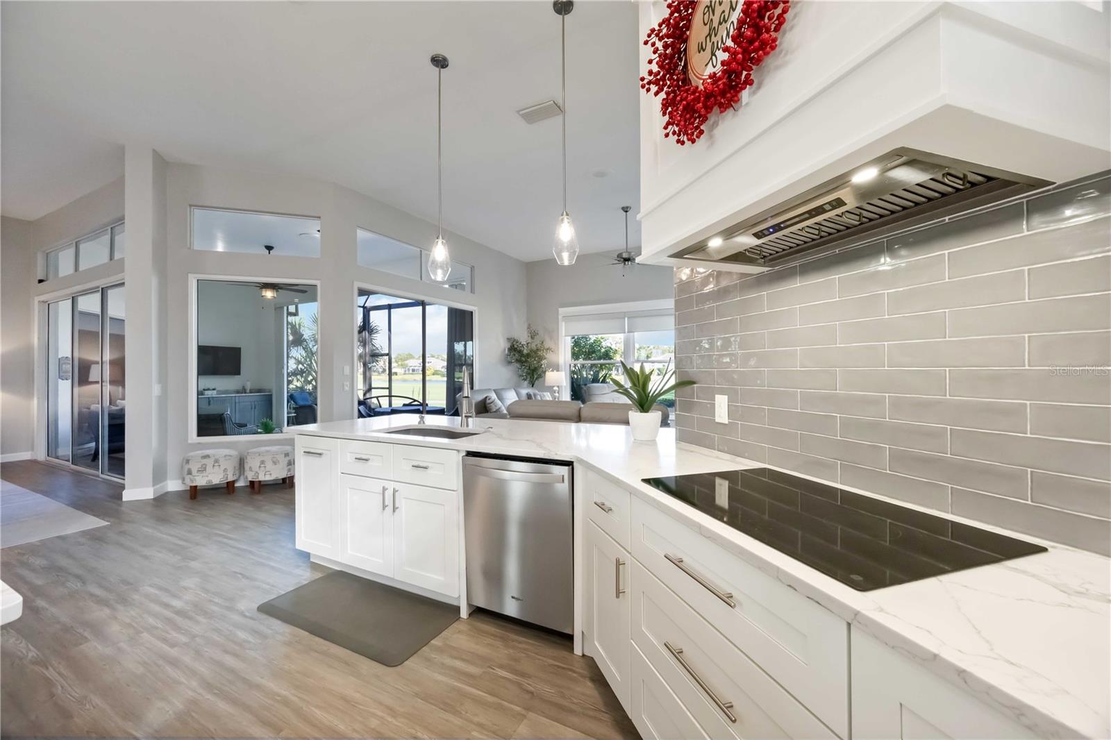 Listing photo id 20 for 534 Cheval Drive