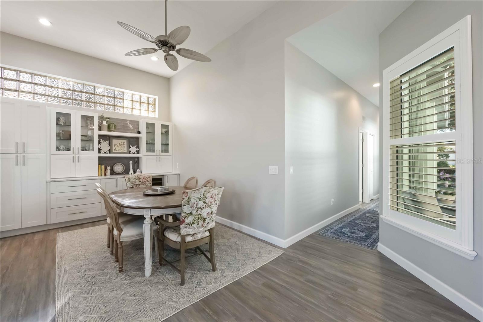 Listing photo id 22 for 534 Cheval Drive