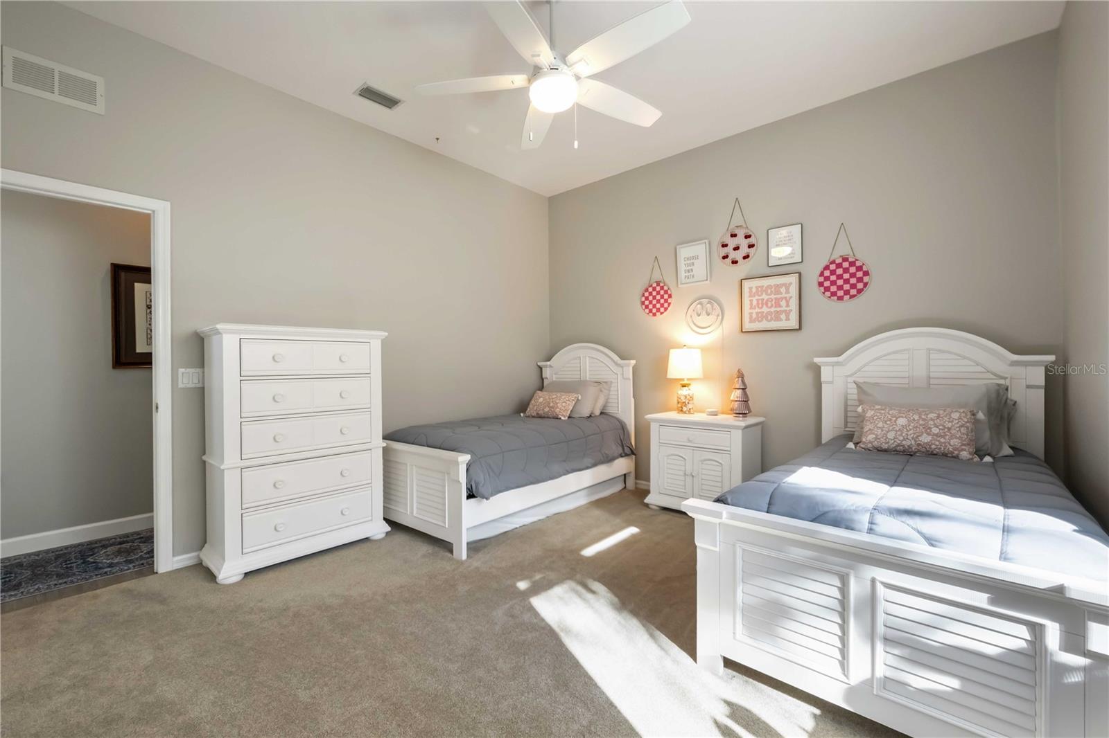 Listing photo id 35 for 534 Cheval Drive