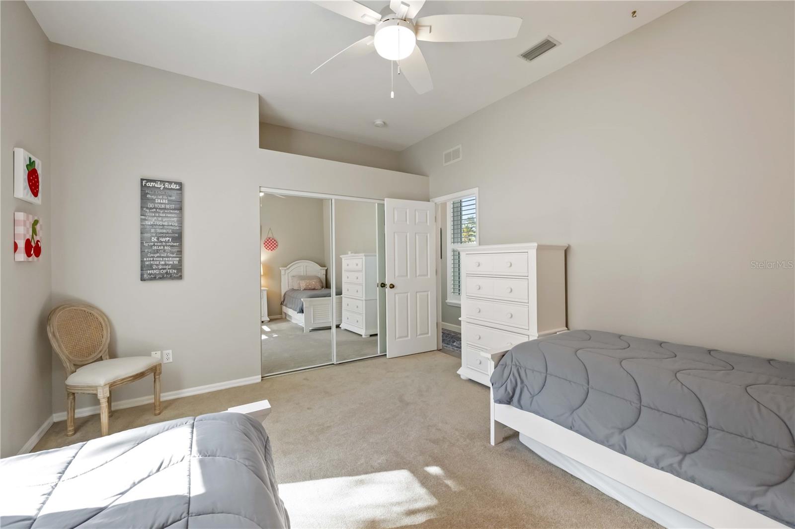 Listing photo id 36 for 534 Cheval Drive