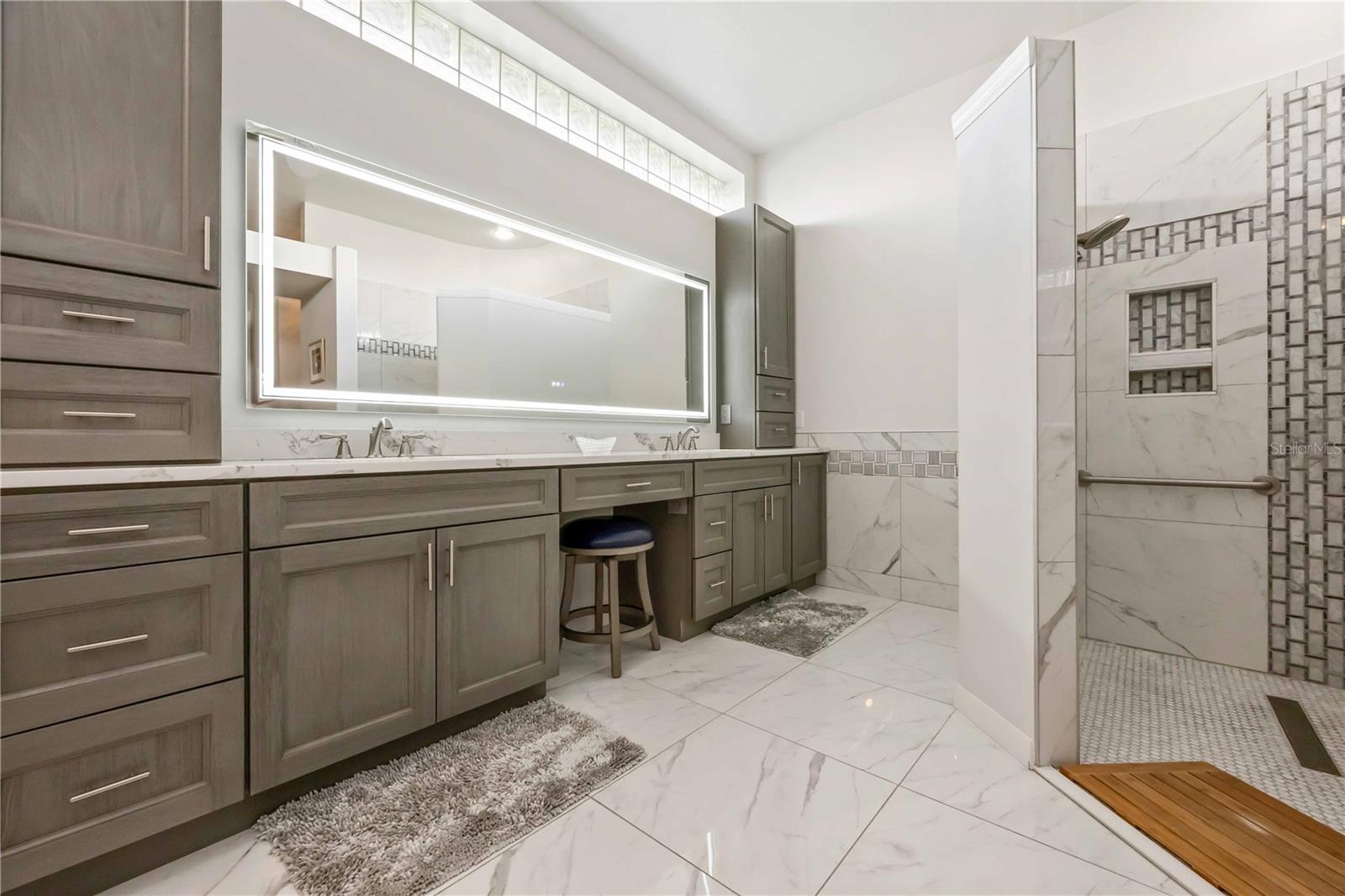 Listing photo id 46 for 534 Cheval Drive