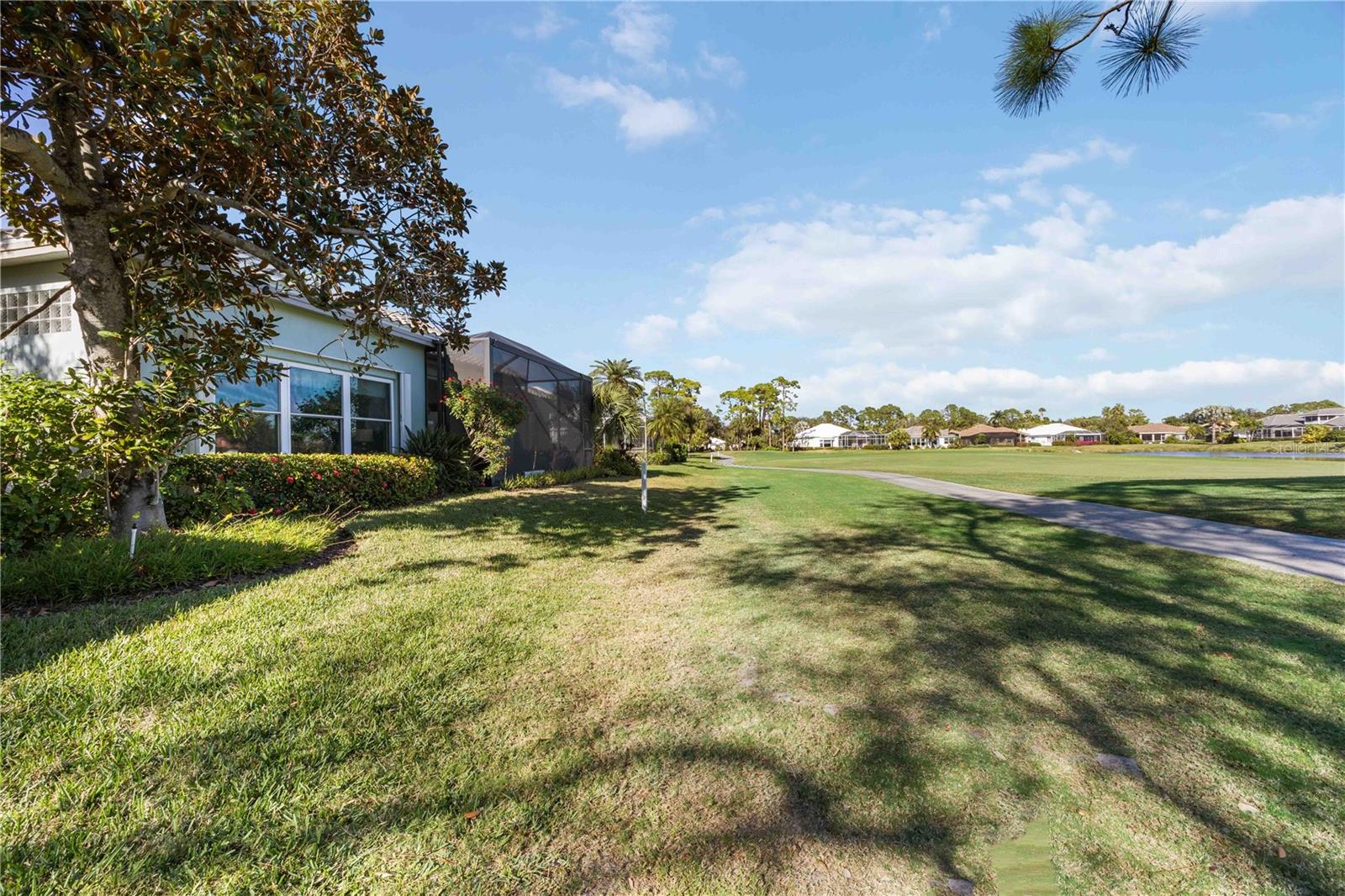 Listing photo id 65 for 534 Cheval Drive