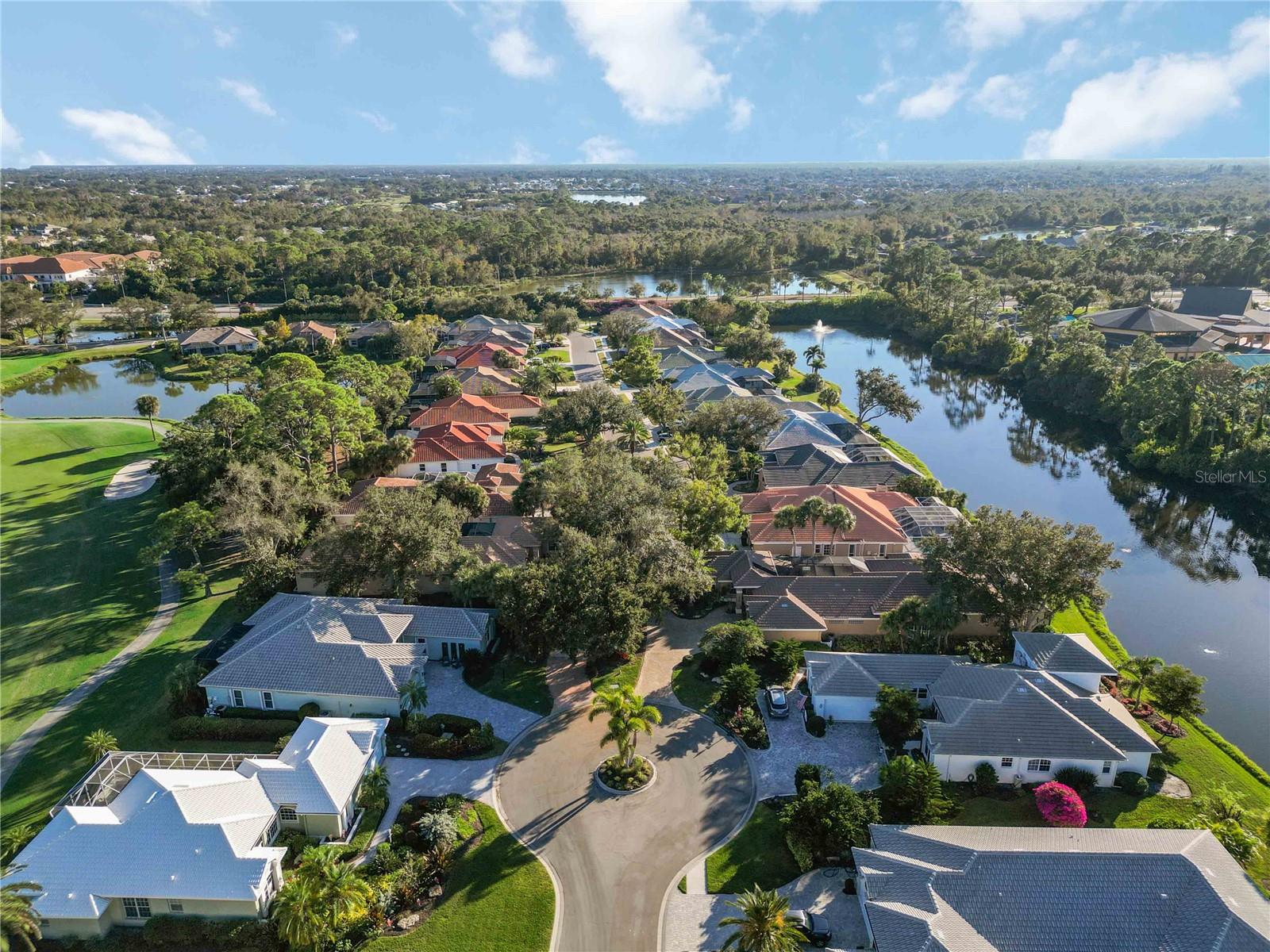 Listing photo id 79 for 534 Cheval Drive