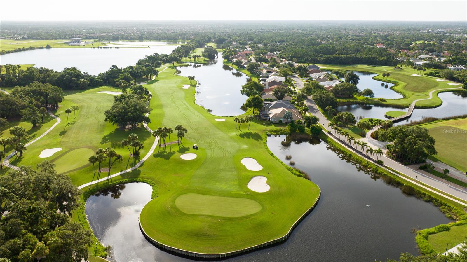 Listing photo id 92 for 534 Cheval Drive