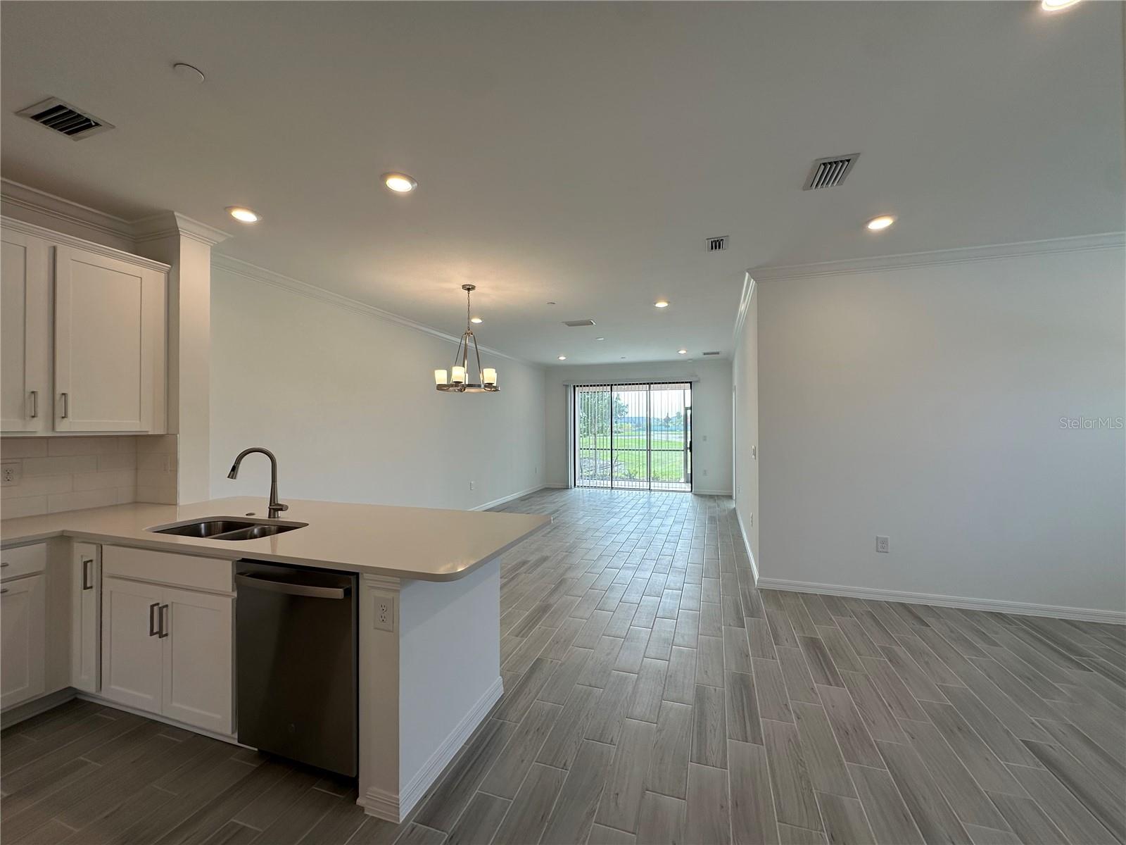 Image 11 of 44 For 23819 Collina Way 104