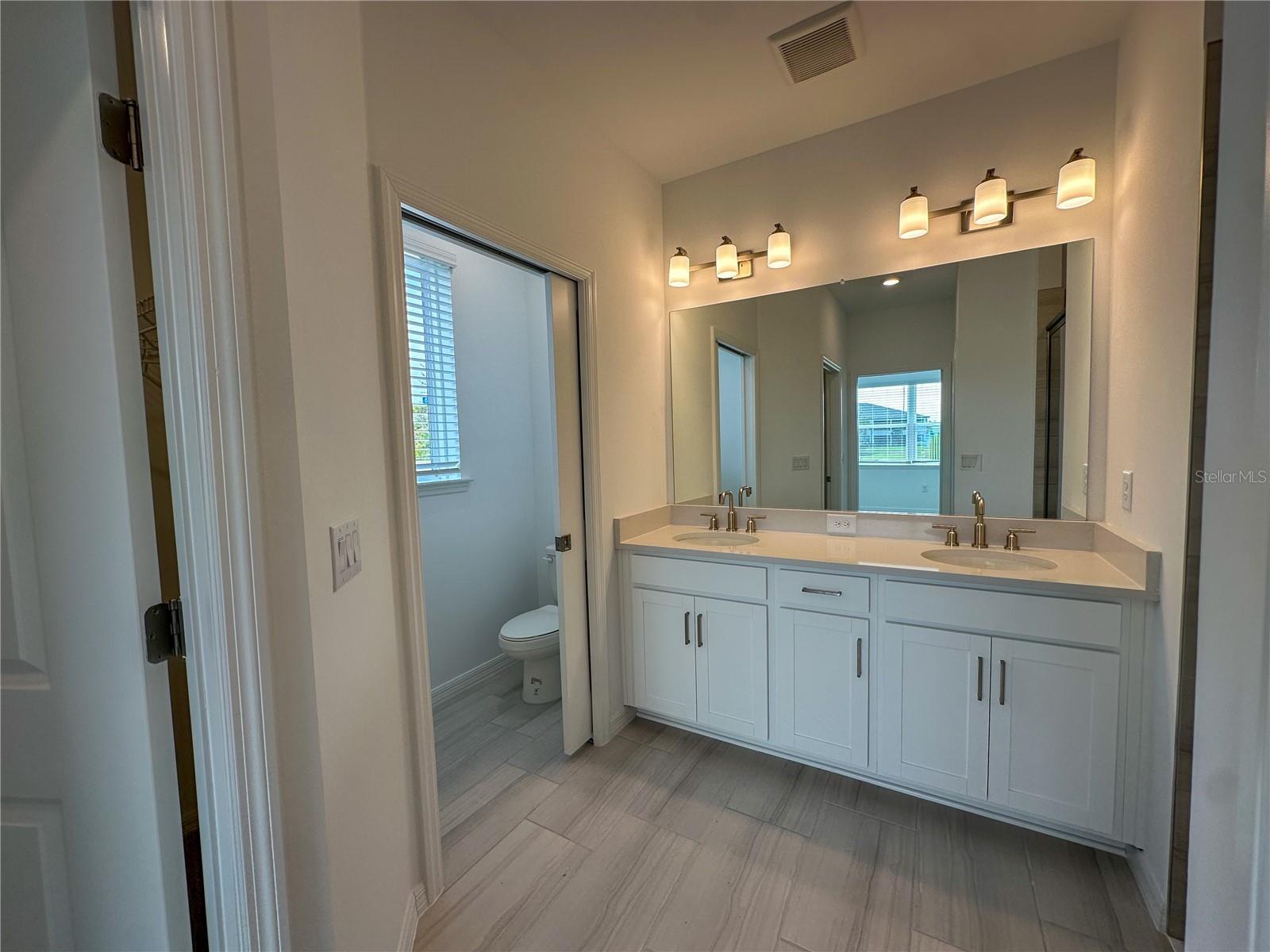 Image 20 of 44 For 23819 Collina Way 104