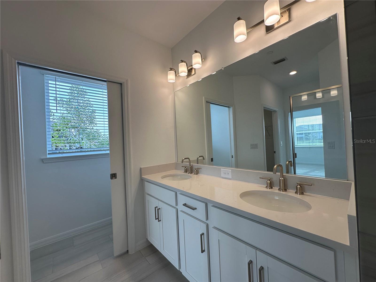 Image 21 of 44 For 23819 Collina Way 104