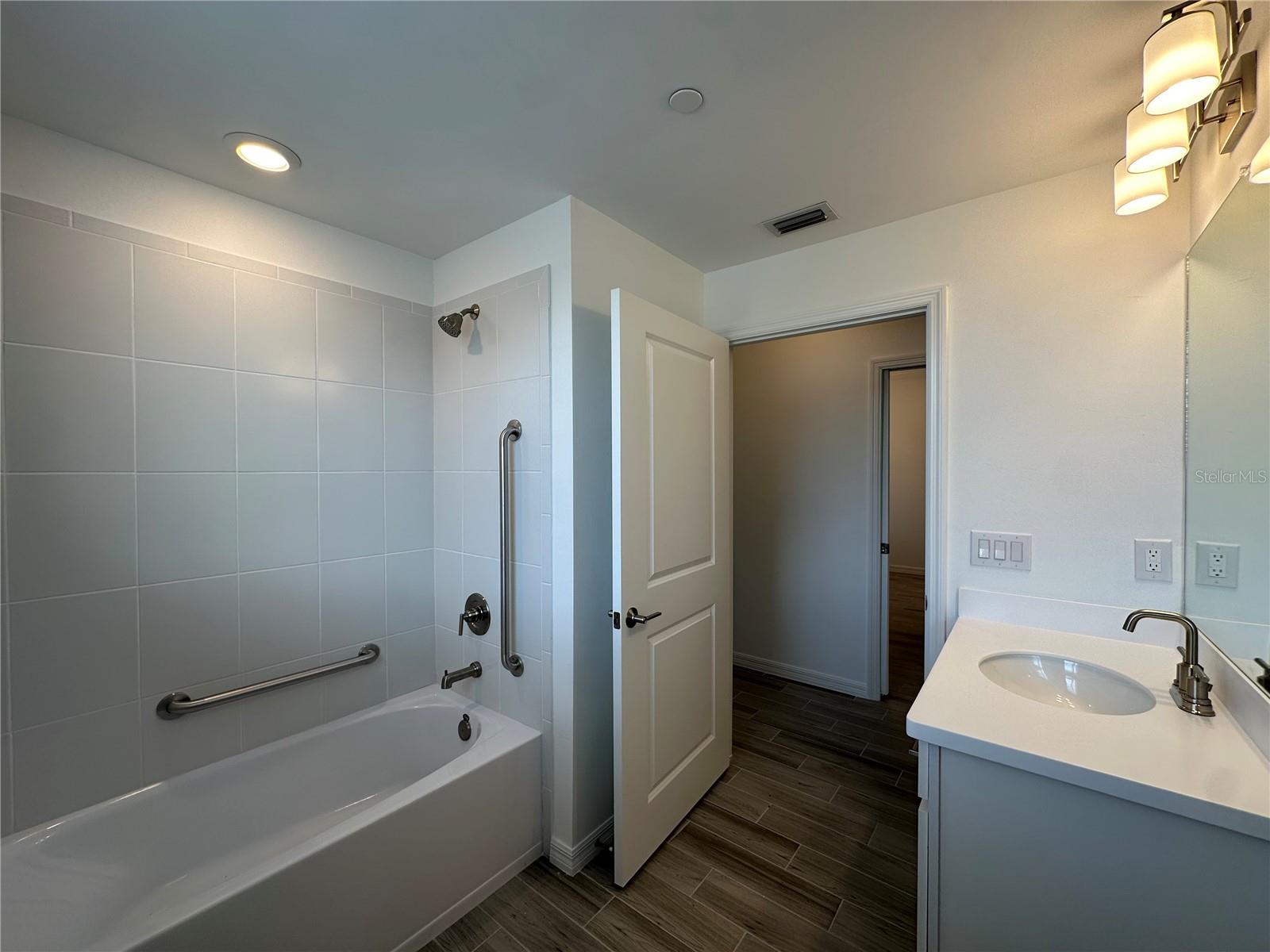 Image 29 of 44 For 23819 Collina Way 104