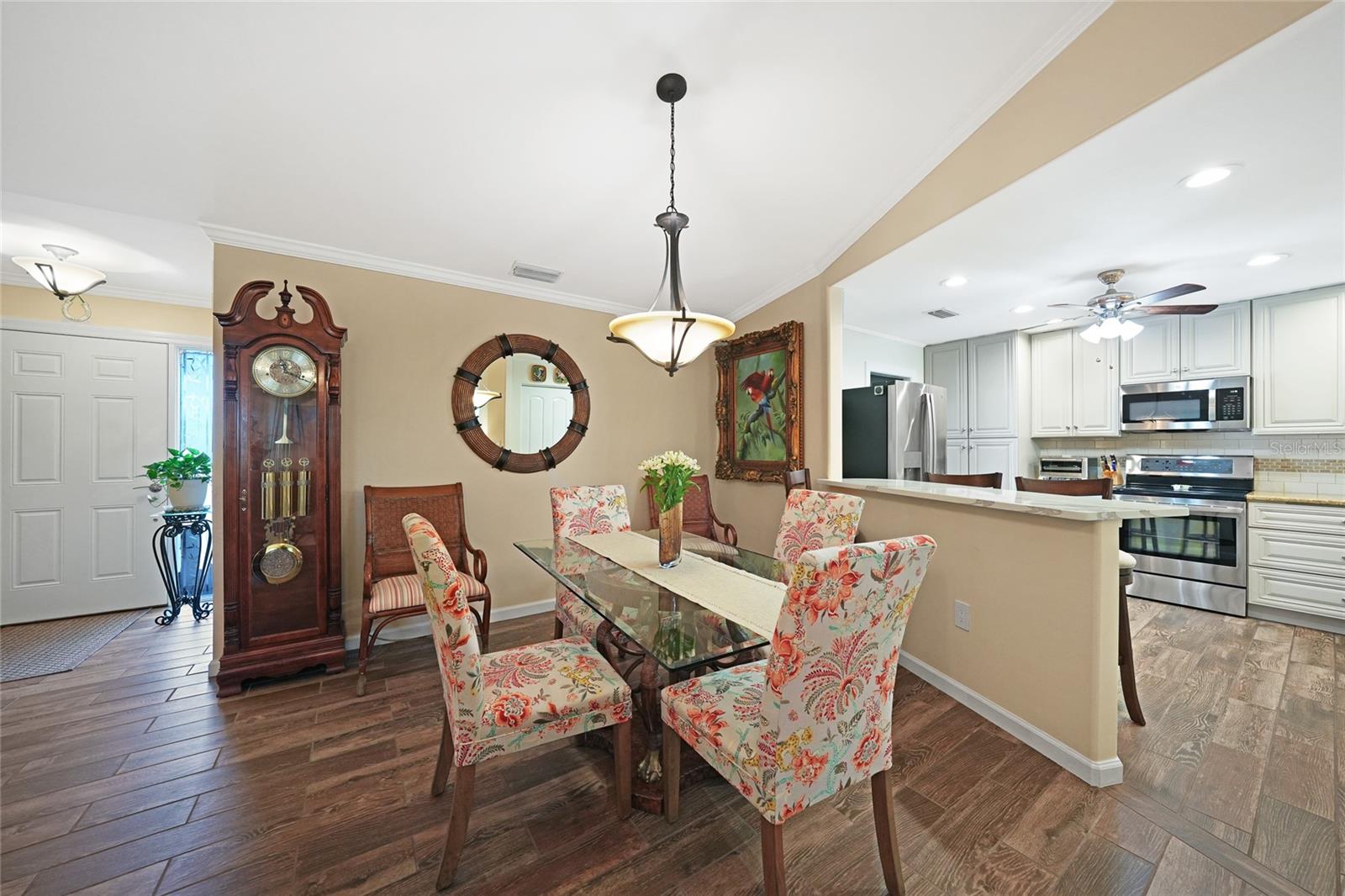 Image 10 of 75 For 643 Foxwood Boulevard 78