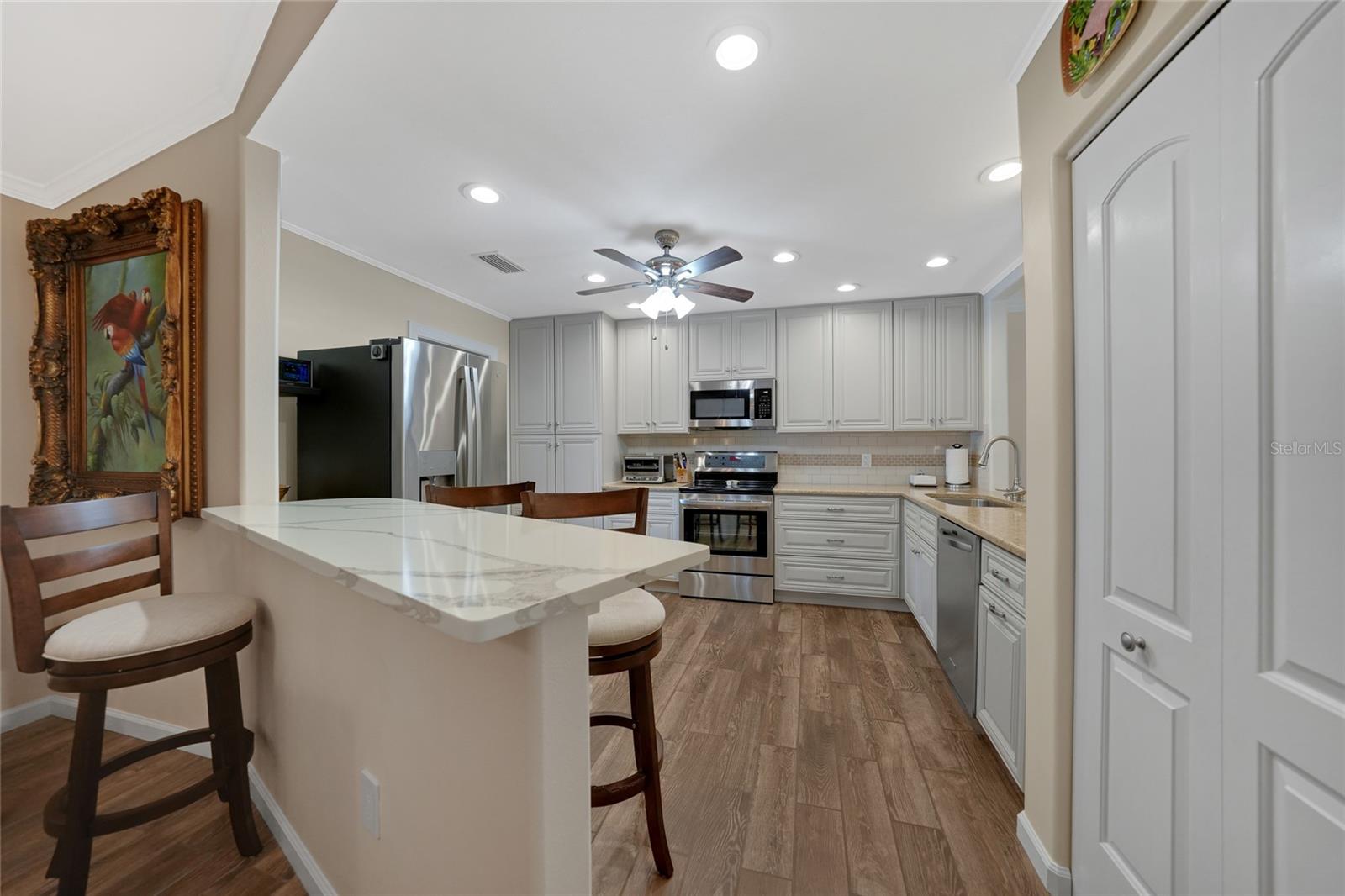 Image 14 of 75 For 643 Foxwood Boulevard 78