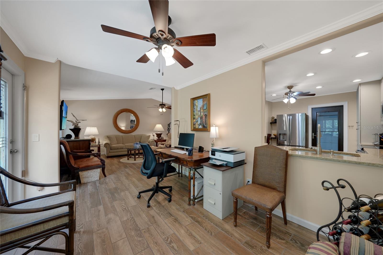 Image 16 of 75 For 643 Foxwood Boulevard 78