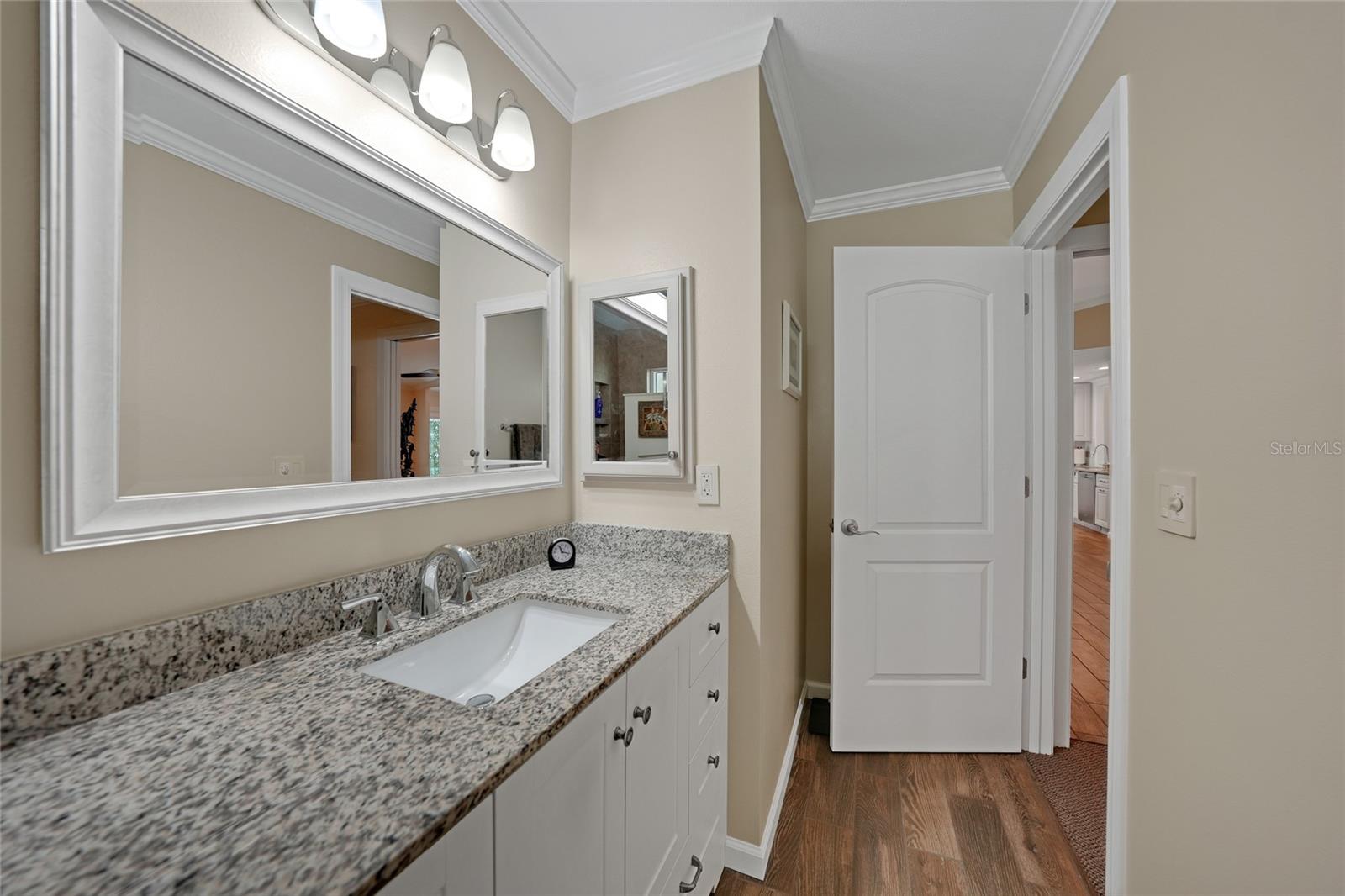 Image 22 of 75 For 643 Foxwood Boulevard 78