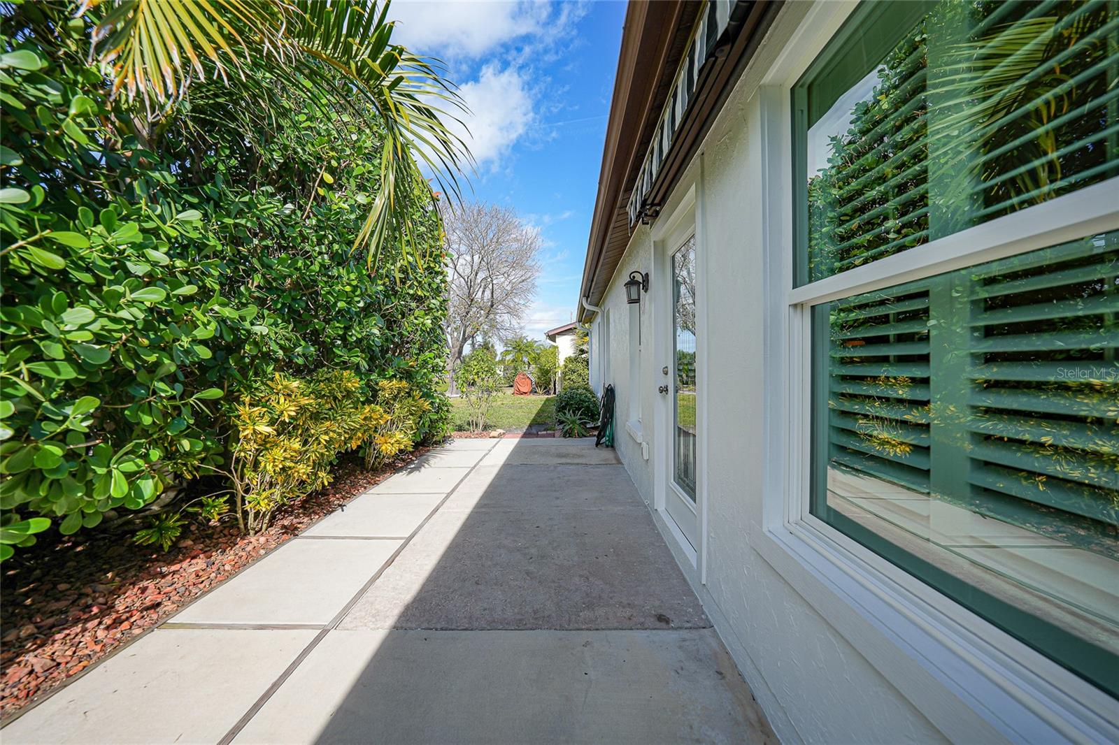 Image 28 of 75 For 643 Foxwood Boulevard 78