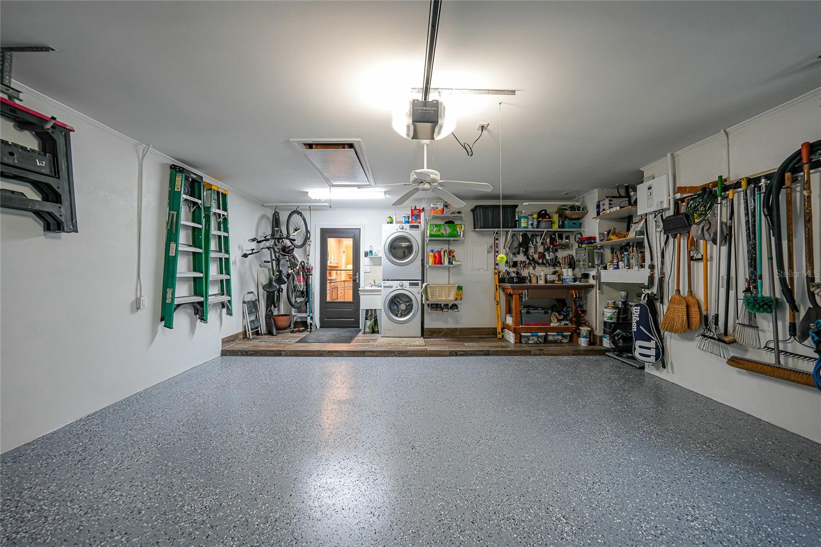 Image 33 of 75 For 643 Foxwood Boulevard 78