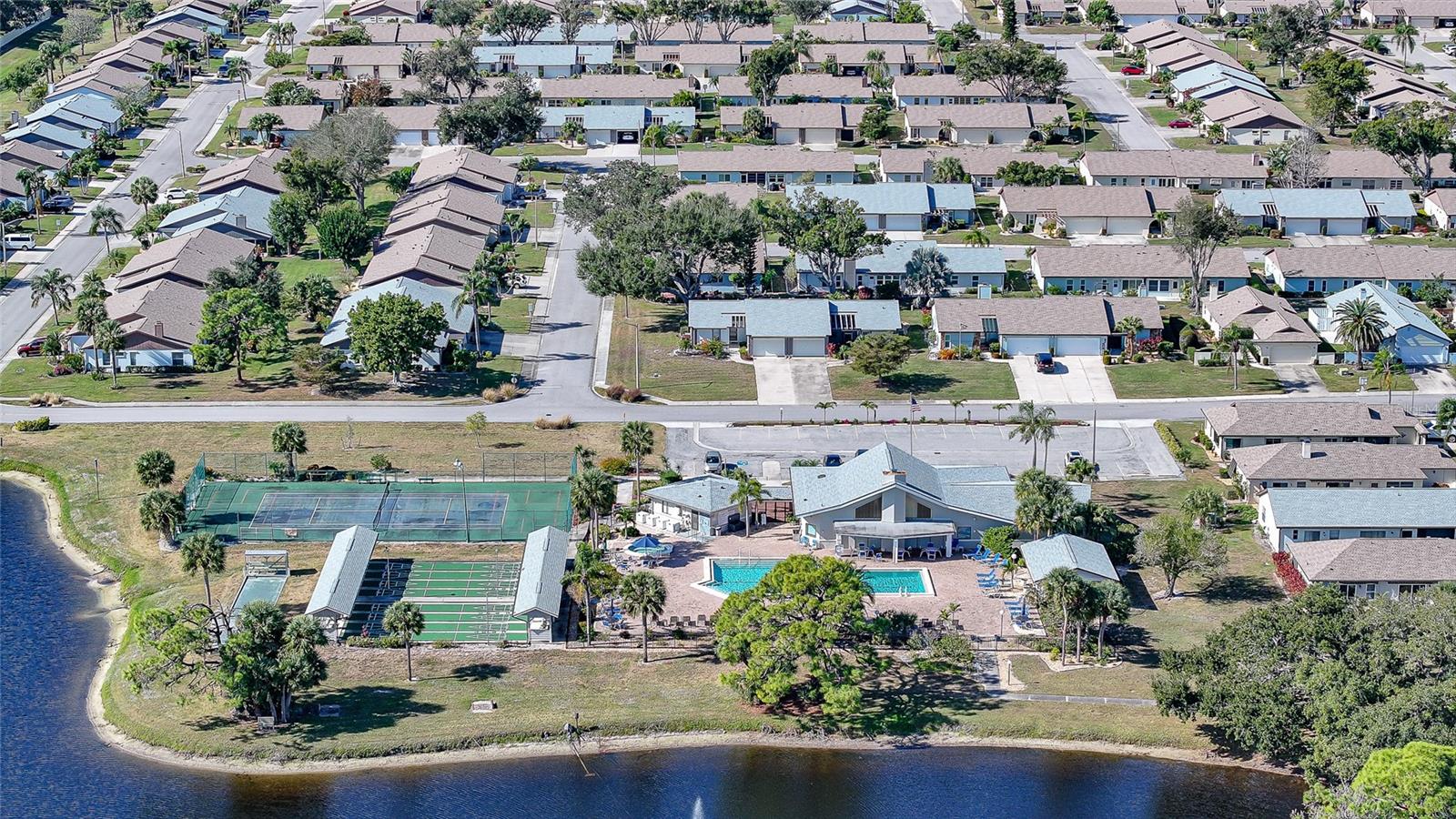 Image 37 of 75 For 643 Foxwood Boulevard 78